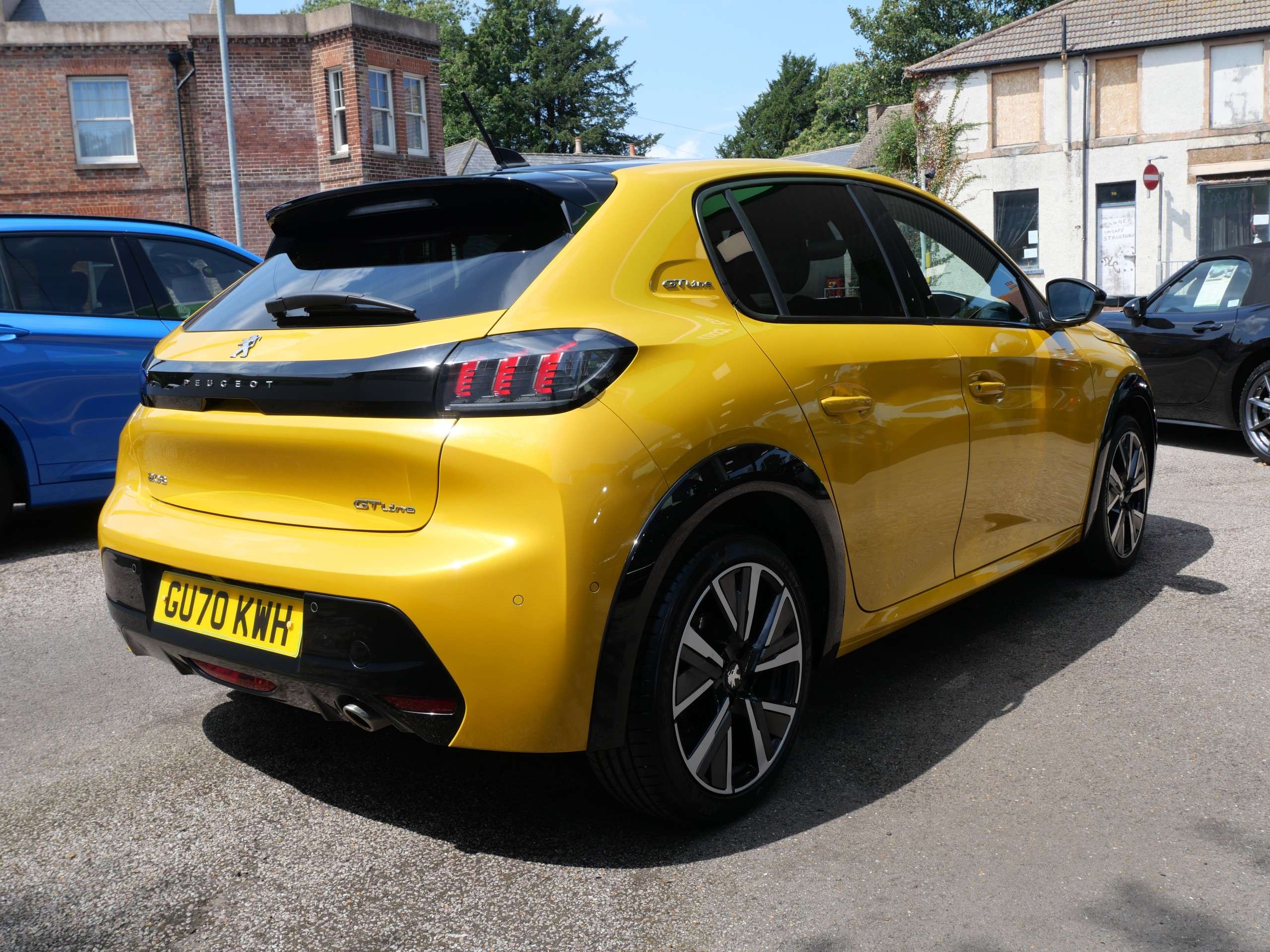 A 2020 PEUGEOT 208 1.2 PureTech GT Line Euro 6 (s/s) 5dr A 2020 PEUGEOT 208 1.2 PureTech GT Line Euro 6 (s/s) 5dr