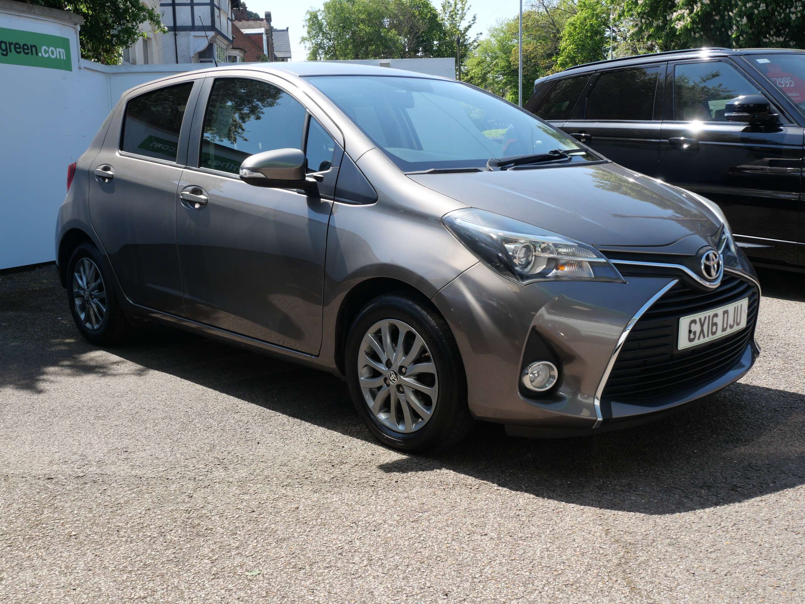 A 2016 TOYOTA YARIS 1.33 Dual VVT-i Icon Euro 6 5dr 40000 Miles Only 35 Pound Road Tax A 2016 TOYOTA YARIS 1.33 Dual VVT-i Icon Euro 6 5dr 40000 Miles Only 35 Pound Road Tax