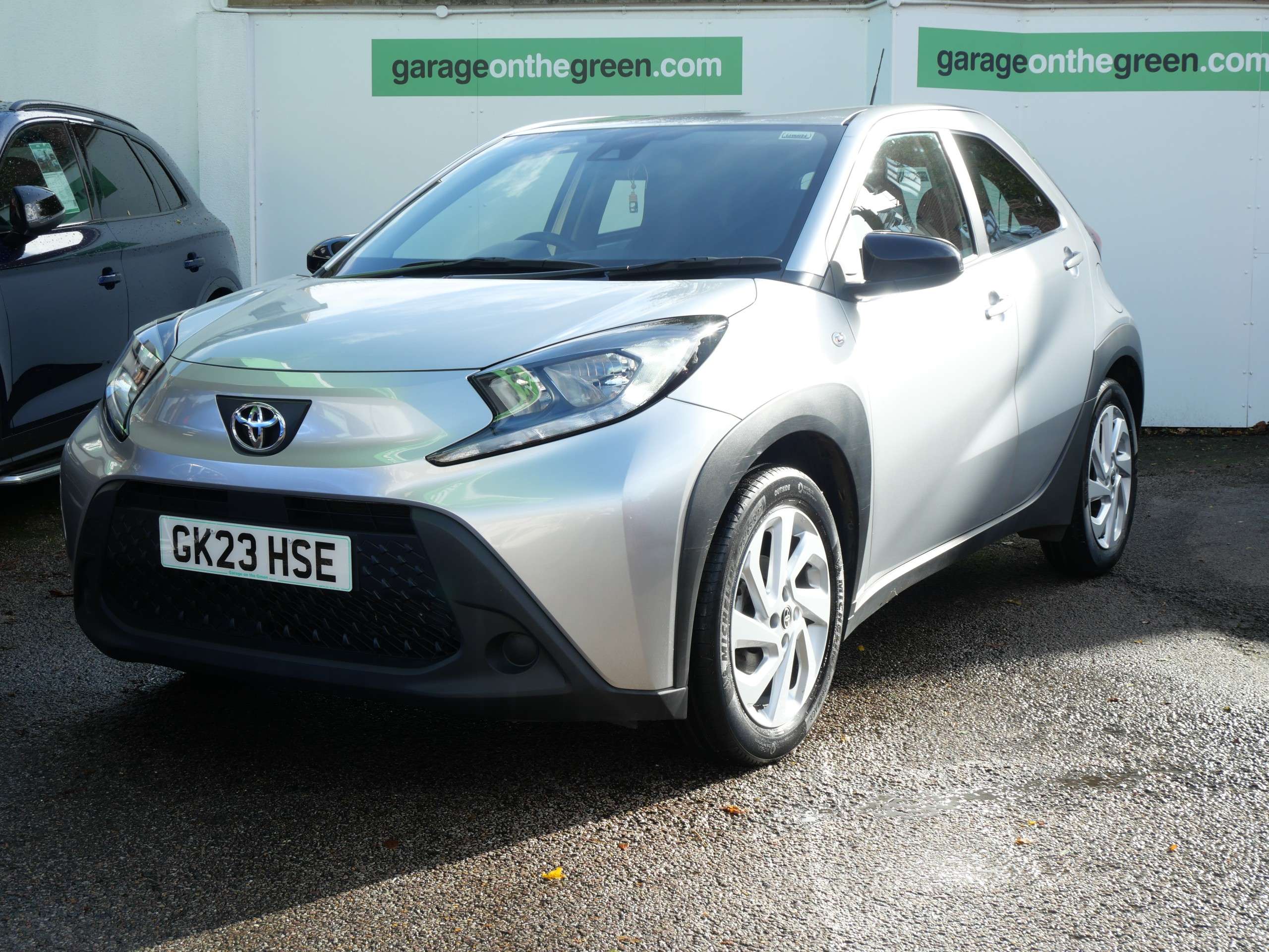 A 2023 TOYOTA AYGO X 1.0 VVT-i Pure x-shift Euro 6 (s/s) 5dr 1 Owner 14000 Miles A 2023 TOYOTA AYGO X 1.0 VVT-i Pure x-shift Euro 6 (s/s) 5dr 1 Owner 14000 Miles