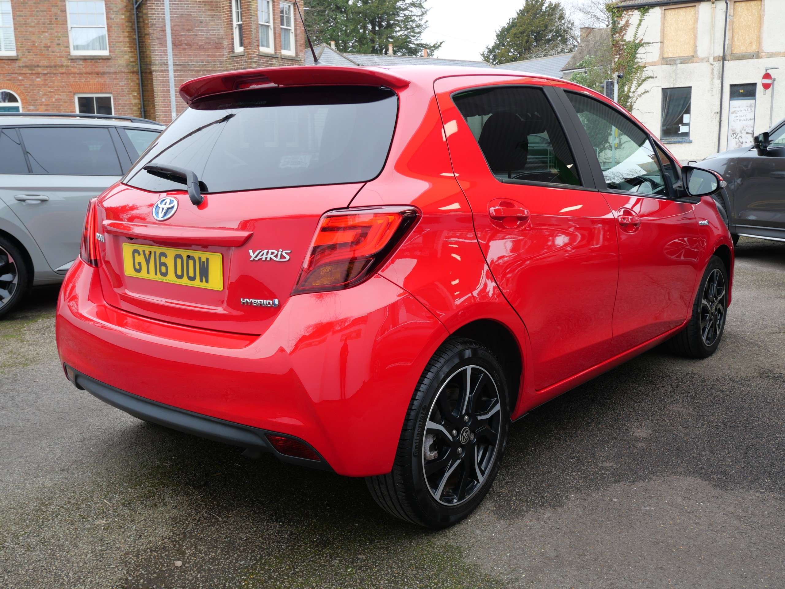 A 2016 TOYOTA YARIS 1.5 VVT-h Design Petrol Hybrid E-CVT Euro 6 5dr 1 Owner Only 14000 Miles 20 Pound Road Tax A 2016 TOYOTA YARIS 1.5 VVT-h Design Petrol Hybrid E-CVT Euro 6 5dr 1 Owner Only 14000 Miles 20 Pound Road Tax