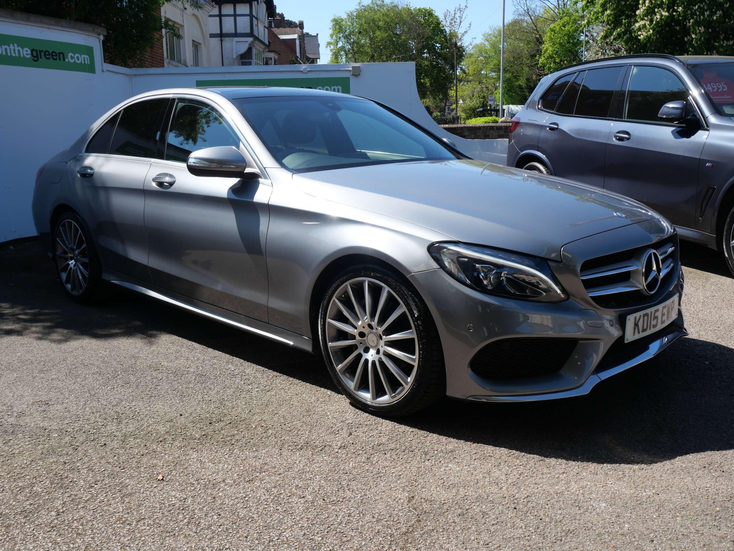A 2015 MERCEDES-BENZ C CLASS 2.1 C220d AMG Line (Premium) 7G-Tronic+ Euro 6 (s/s) 4dr Only 18000 Miles 35 Pound Road Tax A 2015 MERCEDES-BENZ C CLASS 2.1 C220d AMG Line (Premium) 7G-Tronic+ Euro 6 (s/s) 4dr Only 18000 Miles 35 Pound Road Tax