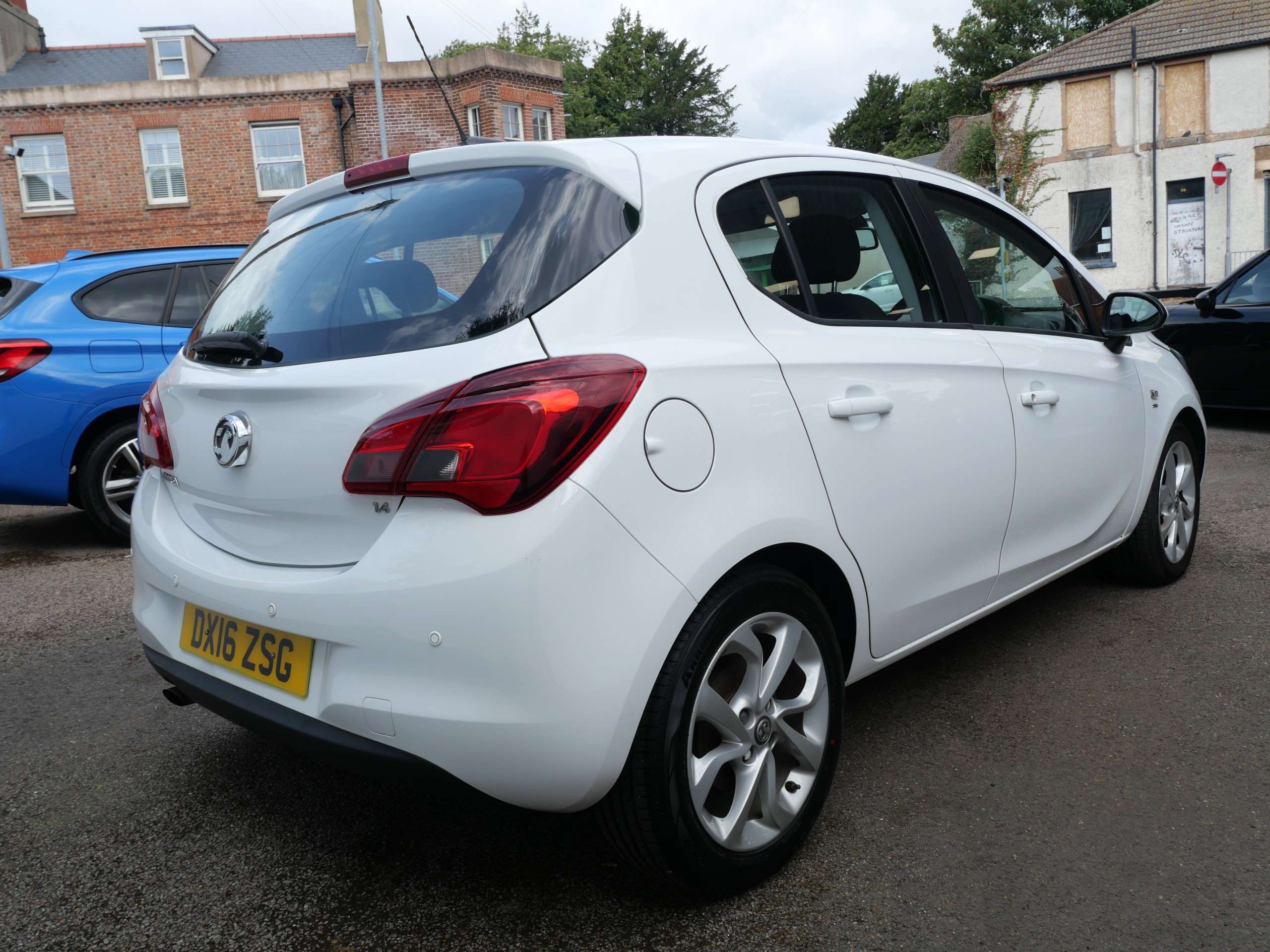 A 2016 VAUXHALL CORSA 1.4i ecoFLEX SRi Euro 6 5dr 39000 Miles Only 35 Pound Road Tax A 2016 VAUXHALL CORSA 1.4i ecoFLEX SRi Euro 6 5dr 39000 Miles Only 35 Pound Road Tax