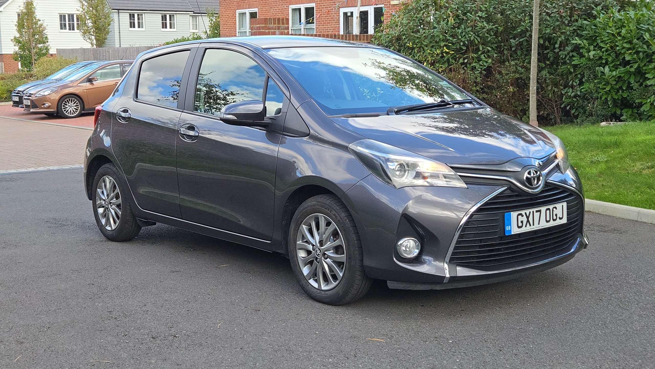A 2017 TOYOTA YARIS 1.33 Dual VVT-i Icon Multidrive S Euro 6 5dr Only 30000 Miles 30 Pound Road Tax A 2017 TOYOTA YARIS 1.33 Dual VVT-i Icon Multidrive S Euro 6 5dr Only 30000 Miles 30 Pound Road Tax