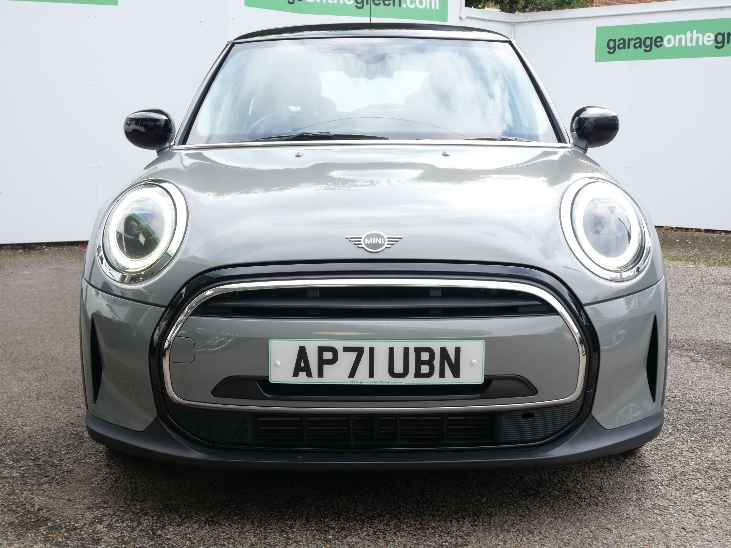 A 2021 MINI HATCH 1.5 Cooper Classic Euro 6 (s/s) 3dr A 2021 MINI HATCH 1.5 Cooper Classic Euro 6 (s/s) 3dr