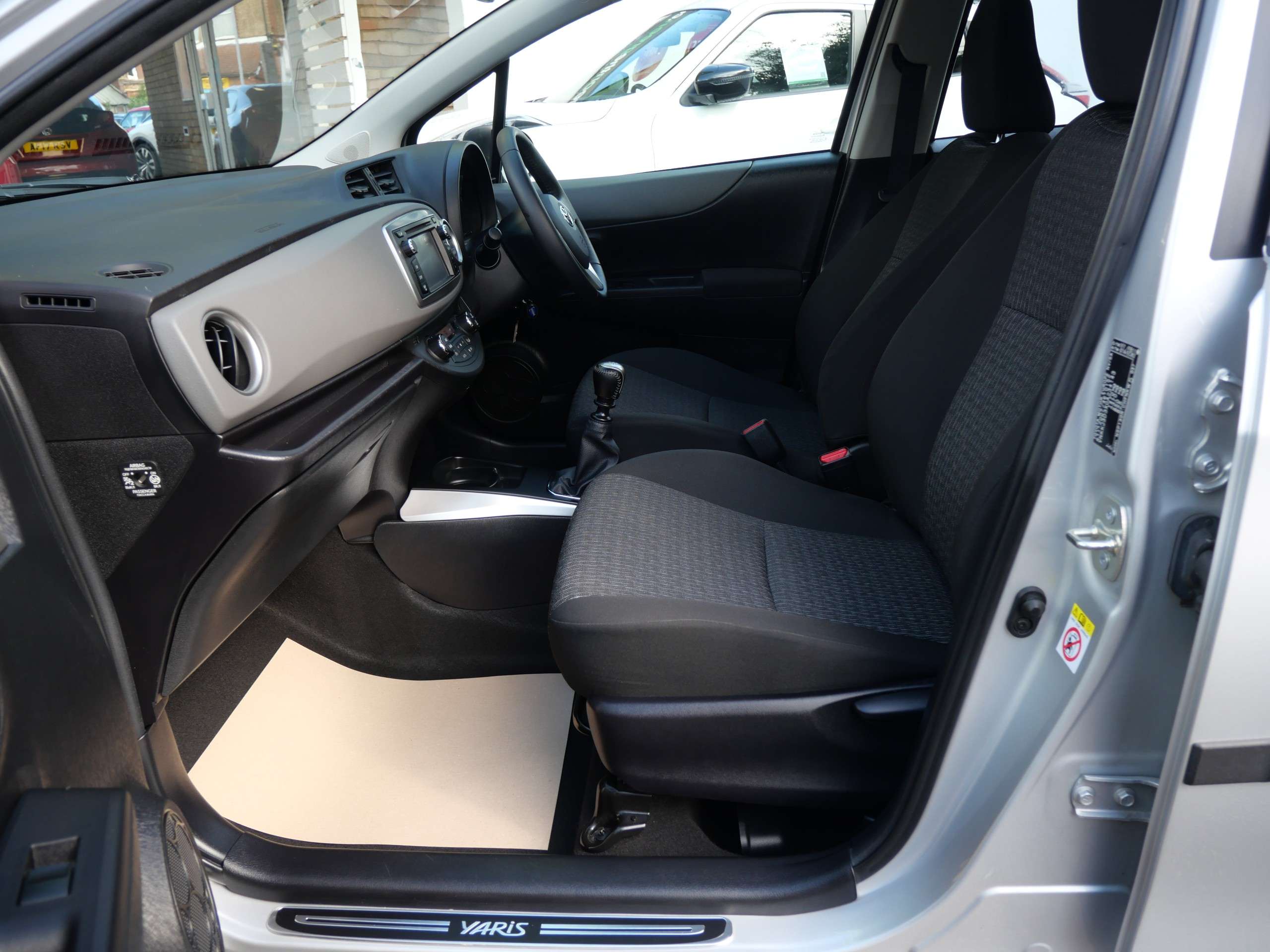 2014 TOYOTA YARIS 2014 TOYOTA YARIS