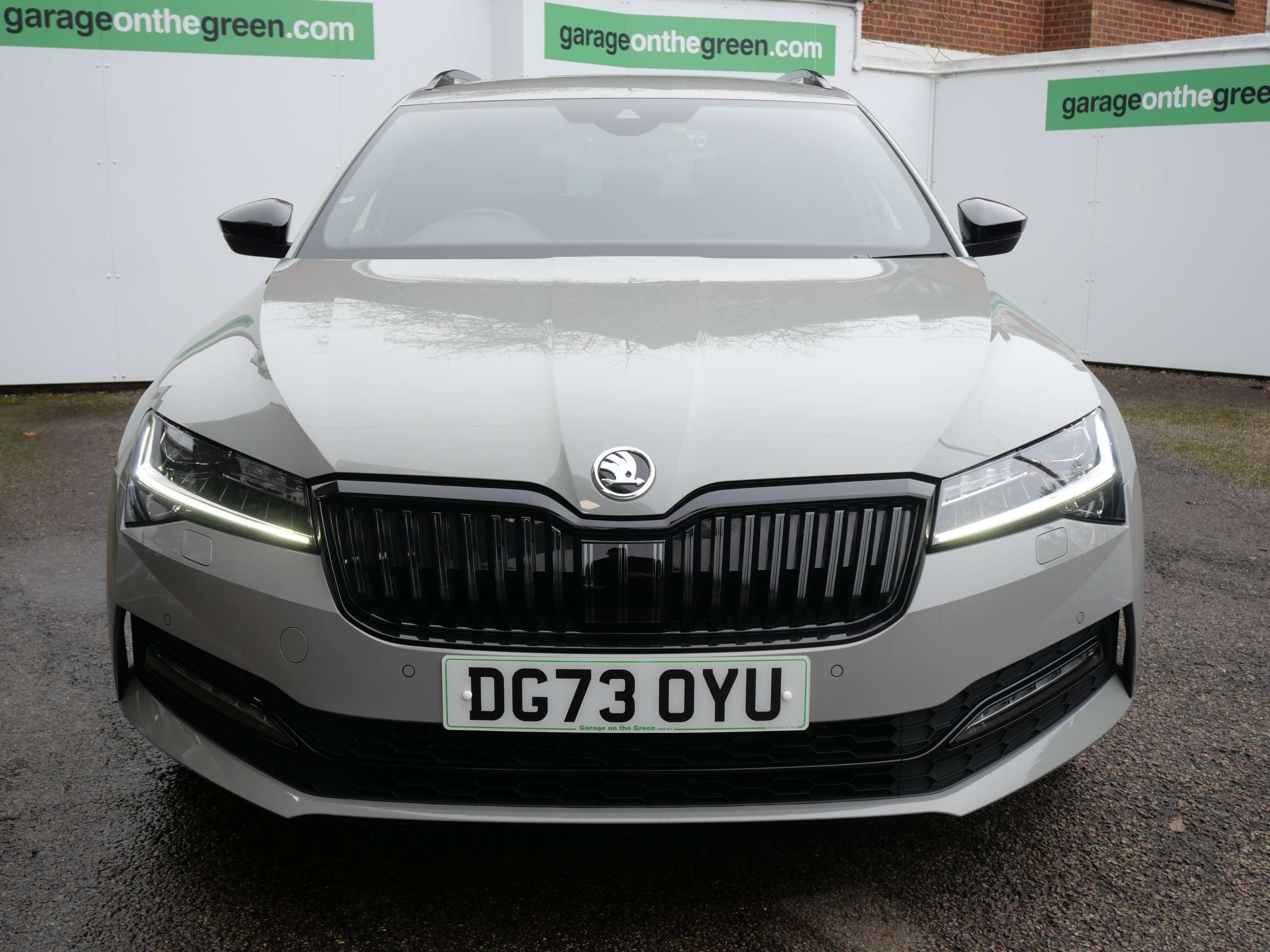 A 2023 SKODA SUPERB 2.0 TDI SportLine Plus DSG Euro 6 (s/s) (200 ps) 5dr A 2023 SKODA SUPERB 2.0 TDI SportLine Plus DSG Euro 6 (s/s) (200 ps) 5dr