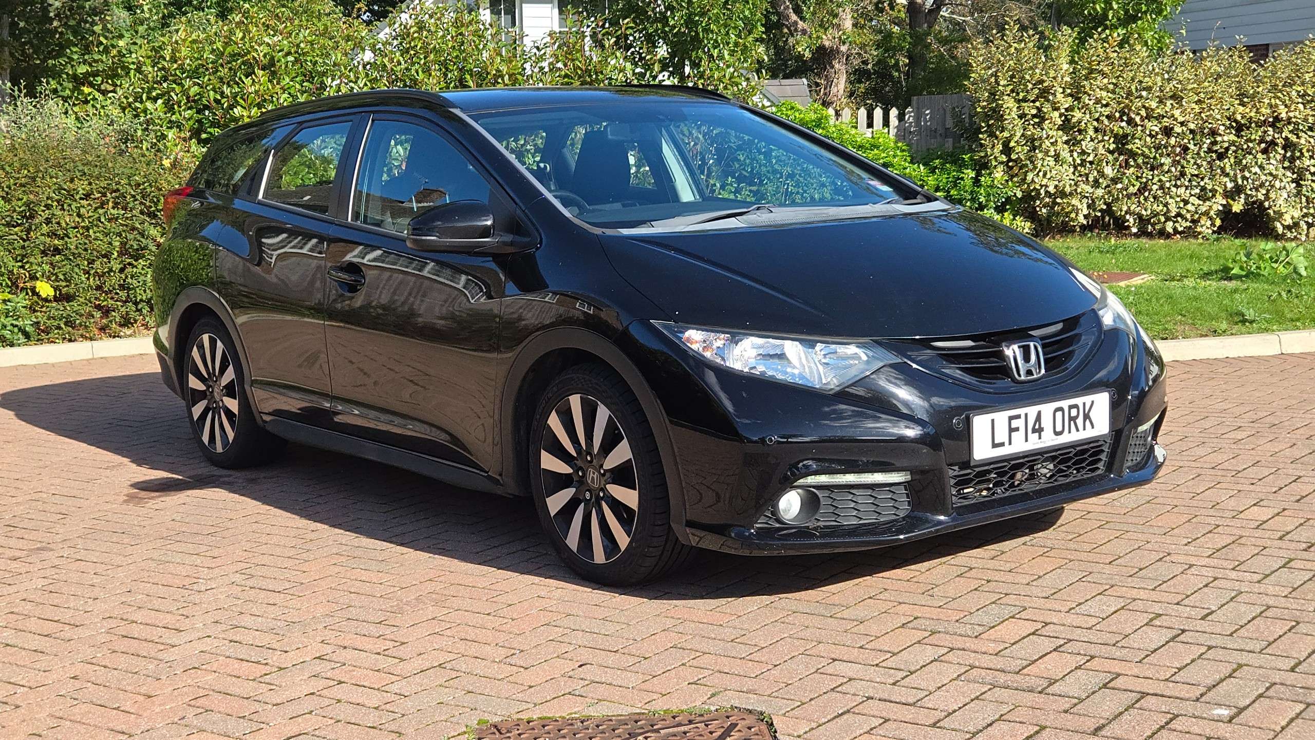 A 2014 HONDA CIVIC 1.8 i-VTEC SE Plus Tourer Auto Euro 5 5dr A 2014 HONDA CIVIC 1.8 i-VTEC SE Plus Tourer Auto Euro 5 5dr