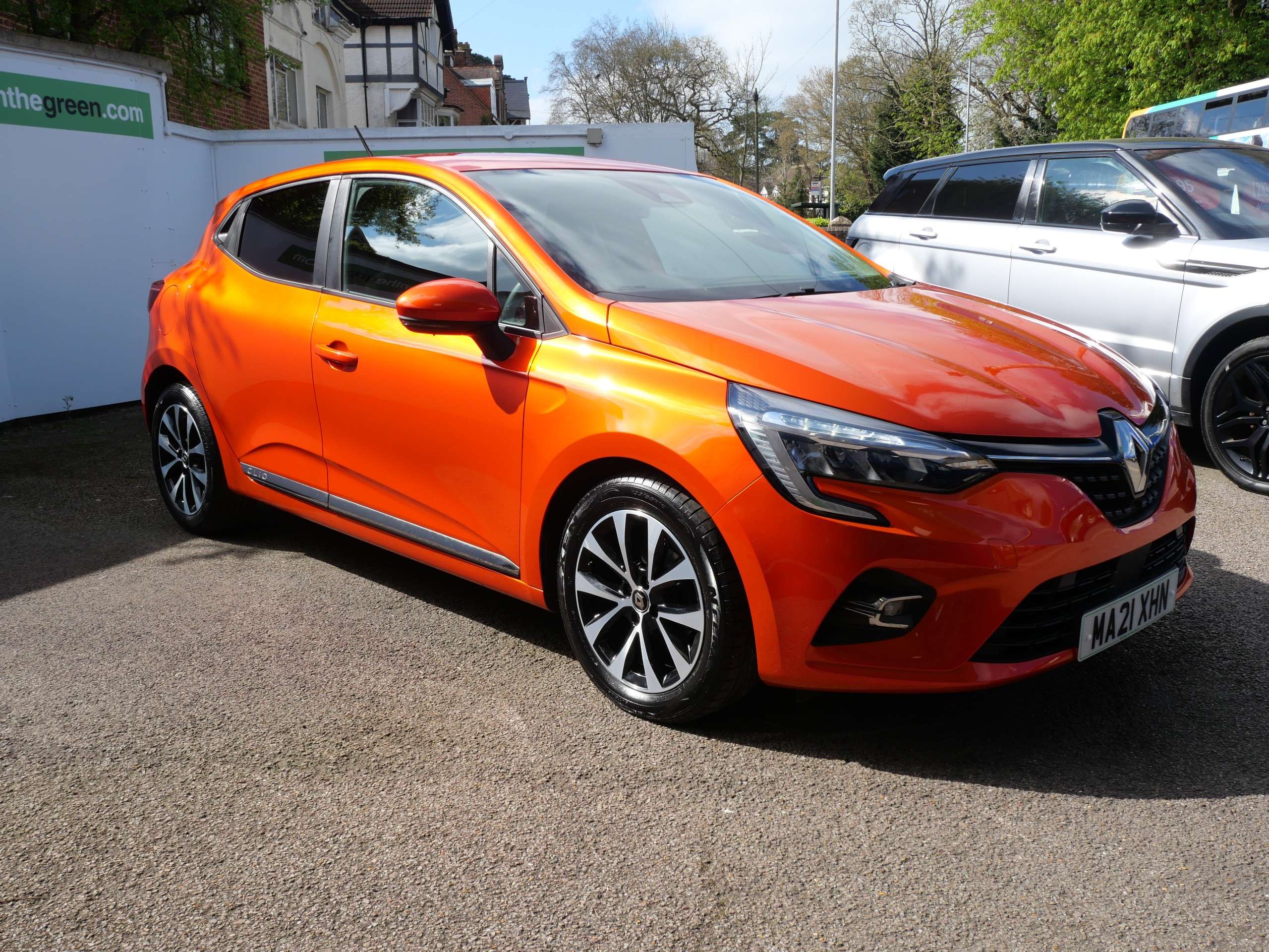 A 2021 RENAULT CLIO 1.0 TCe Iconic Euro 6 (s/s) 5dr A 2021 RENAULT CLIO 1.0 TCe Iconic Euro 6 (s/s) 5dr