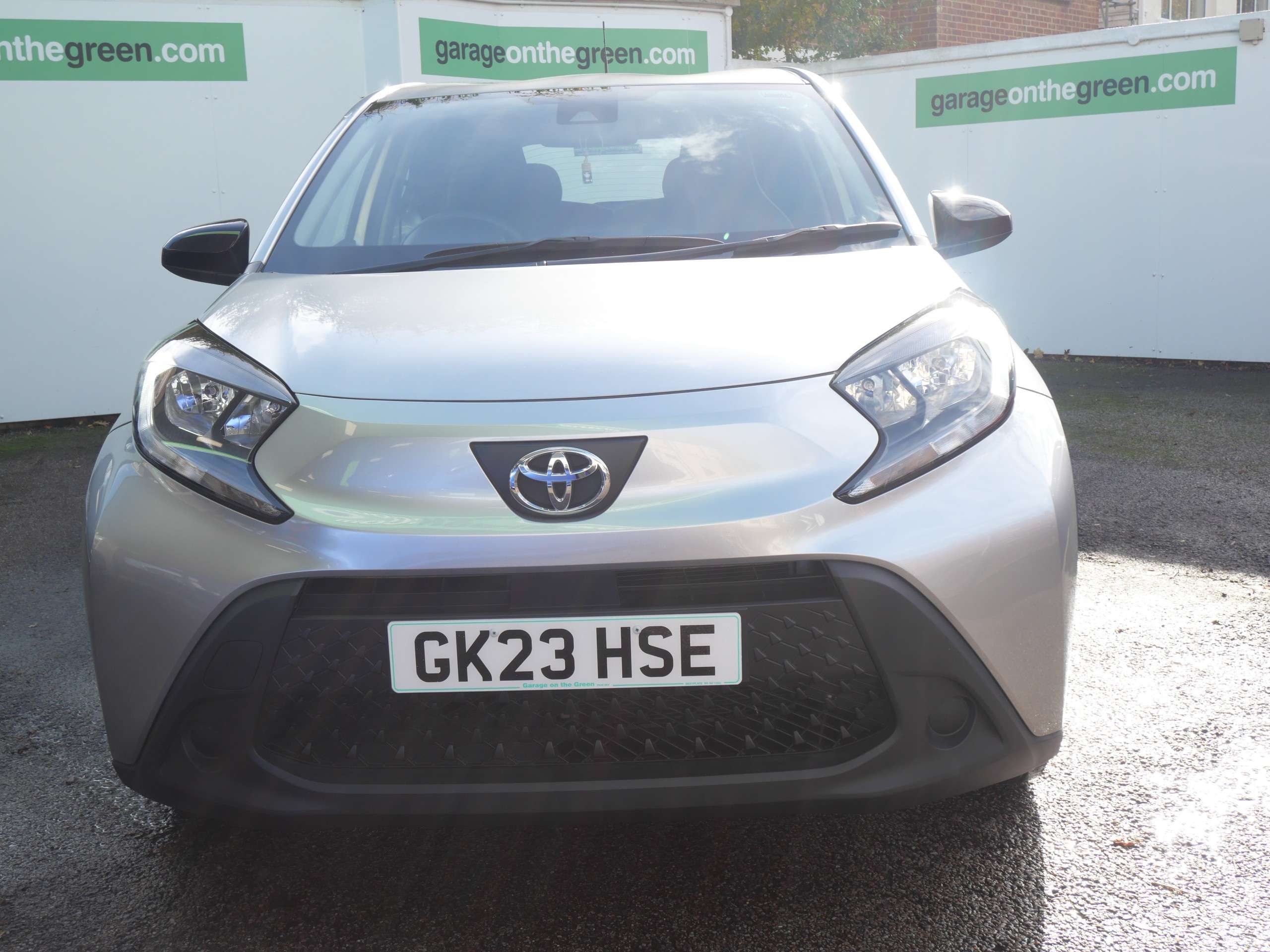A 2023 TOYOTA AYGO X 1.0 VVT-i Pure x-shift Euro 6 (s/s) 5dr 1 Owner 14000 Miles A 2023 TOYOTA AYGO X 1.0 VVT-i Pure x-shift Euro 6 (s/s) 5dr 1 Owner 14000 Miles