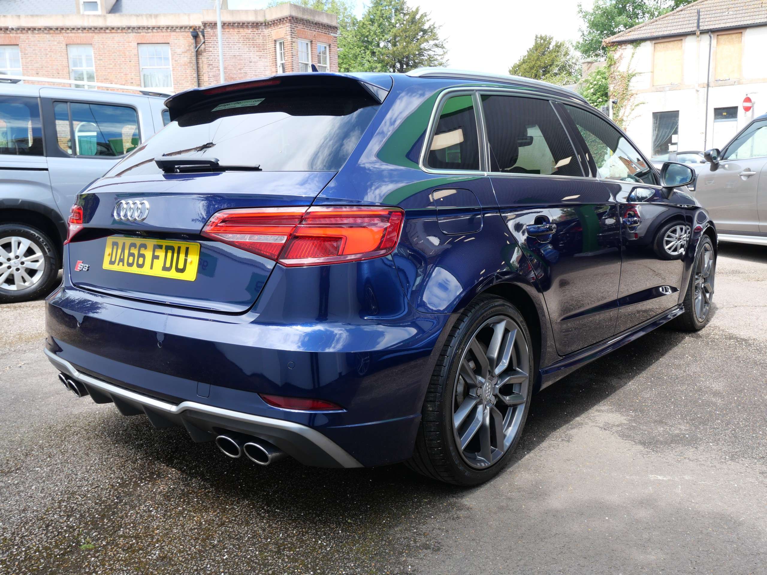 A 2016 AUDI S3 2.0 TFSI Sportback S Tronic quattro Euro 6 (s/s) (310 ps) 5dr A 2016 AUDI S3 2.0 TFSI Sportback S Tronic quattro Euro 6 (s/s) (310 ps) 5dr