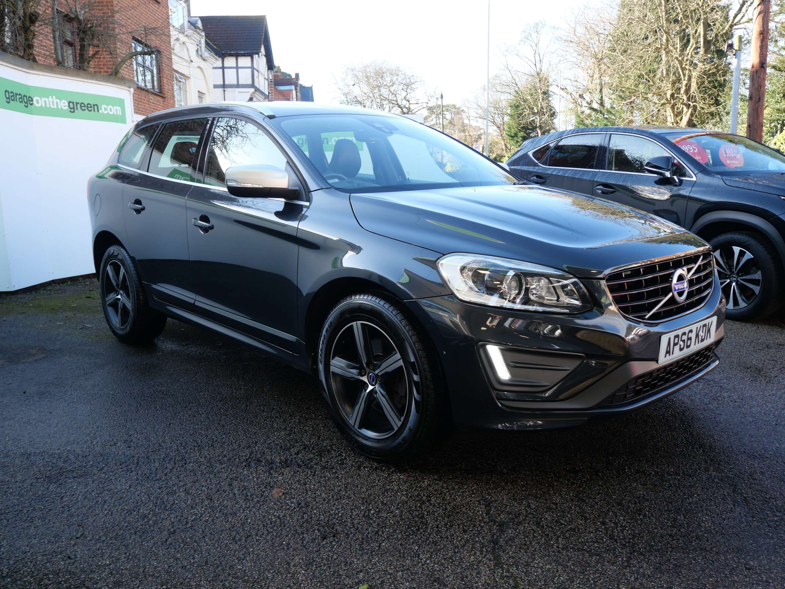 A 2017 VOLVO XC60 2.4 D4 R-Design Lux Nav Auto AWD Euro 6 (s/s) 5dr A 2017 VOLVO XC60 2.4 D4 R-Design Lux Nav Auto AWD Euro 6 (s/s) 5dr