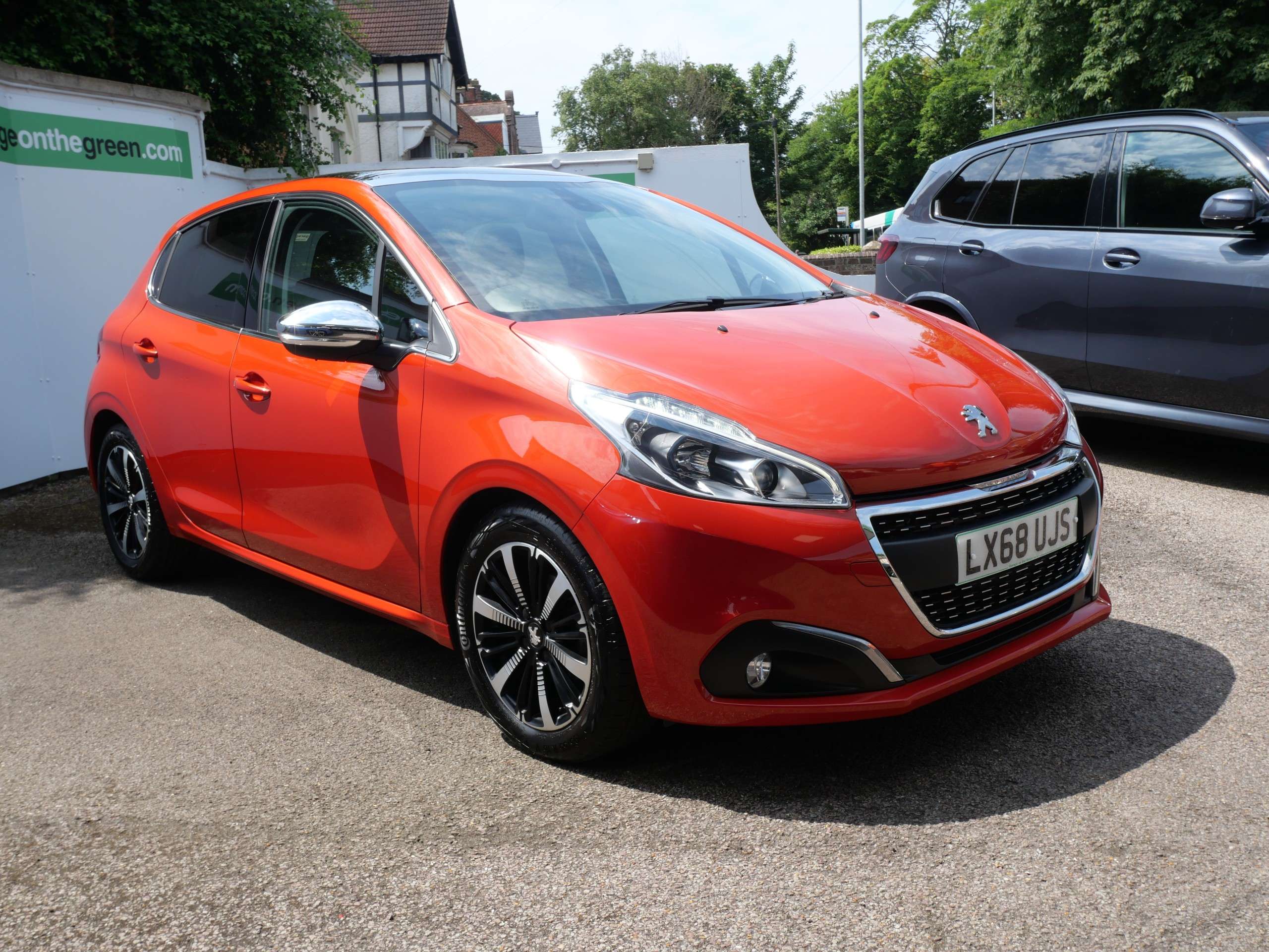 A 2018 PEUGEOT 208 1.2 PureTech Allure Premium Euro 6 (s/s) 5dr A 2018 PEUGEOT 208 1.2 PureTech Allure Premium Euro 6 (s/s) 5dr