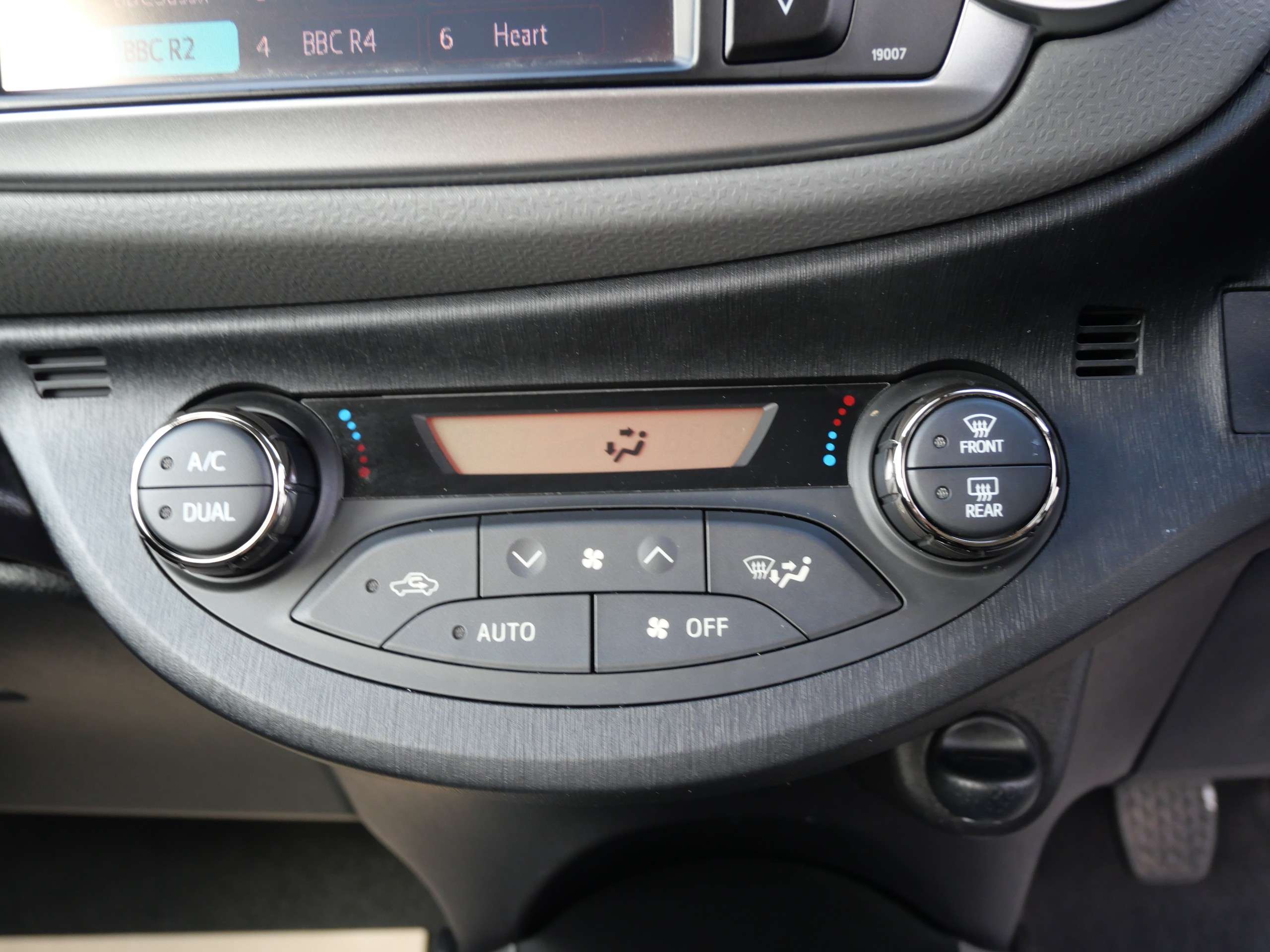 2014 TOYOTA YARIS 2014 TOYOTA YARIS