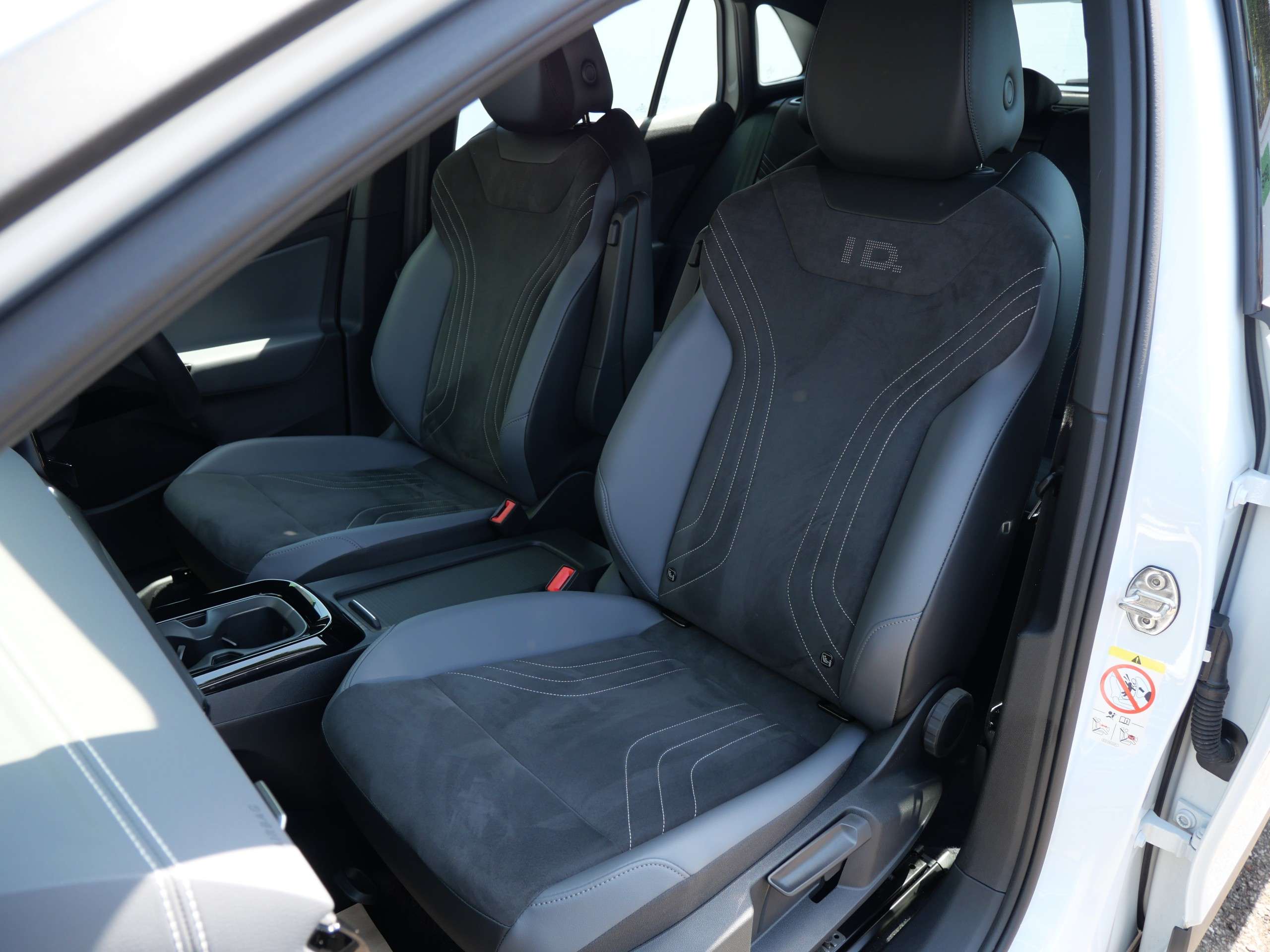 2023 VOLKSWAGEN ID.4 2023 VOLKSWAGEN ID.4
