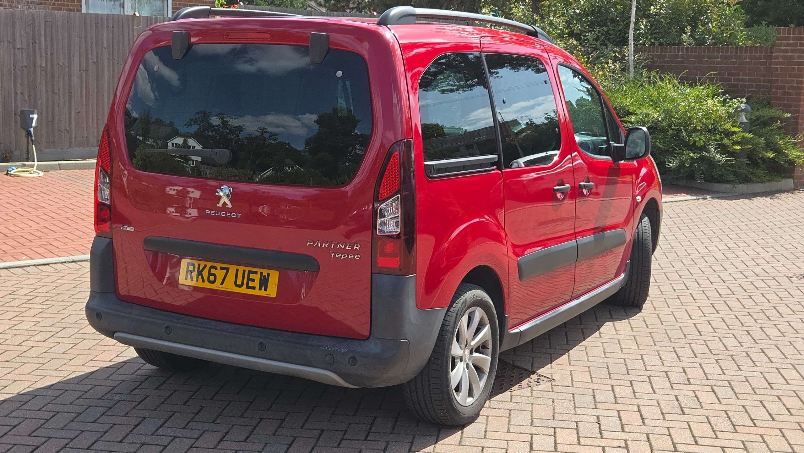 A 2017 PEUGEOT PARTNER TEPEE 1.2 PureTech Outdoor Euro 6 (s/s) 5dr 43000 A 2017 PEUGEOT PARTNER TEPEE 1.2 PureTech Outdoor Euro 6 (s/s) 5dr 43000