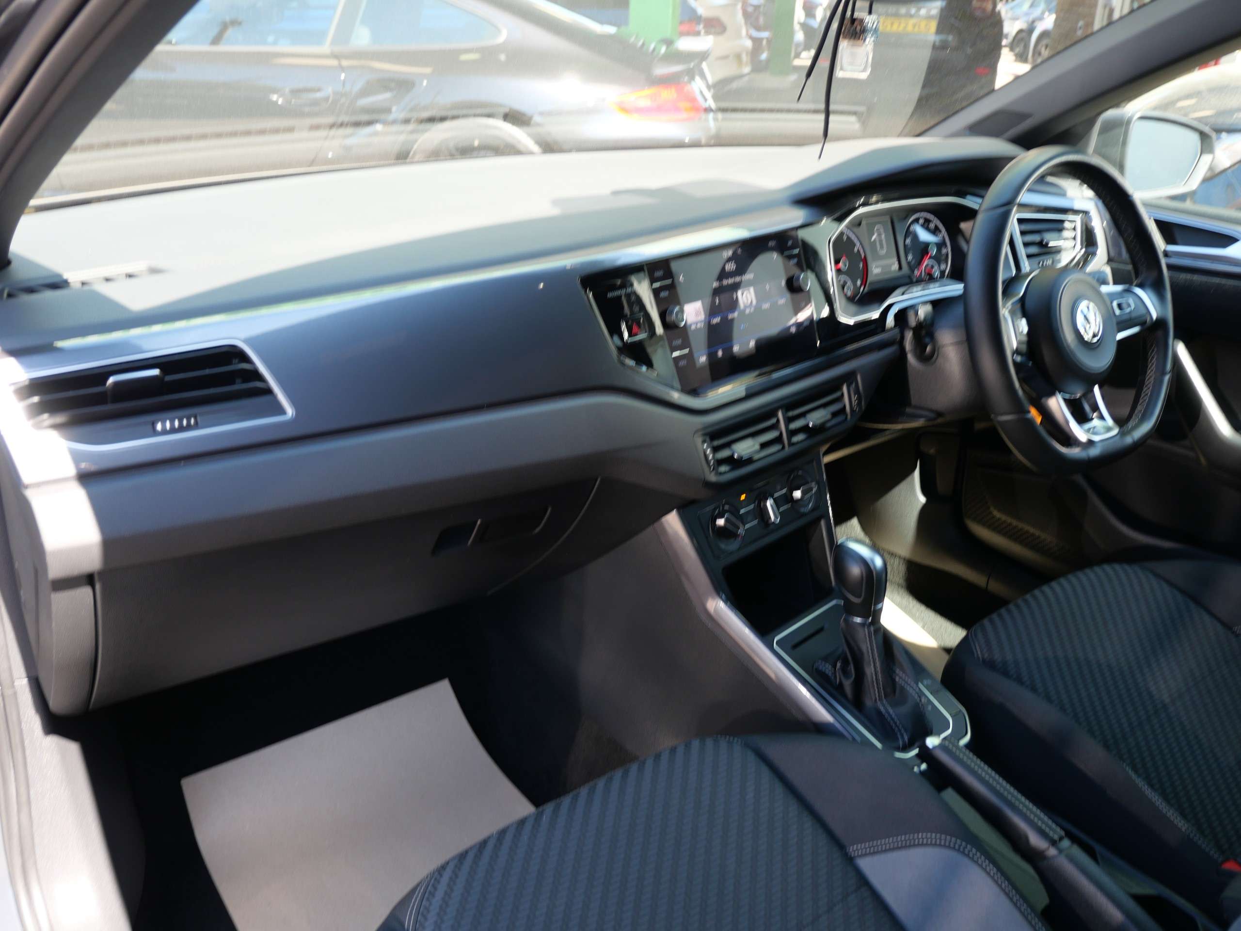 2019 VOLKSWAGEN POLO 2019 VOLKSWAGEN POLO