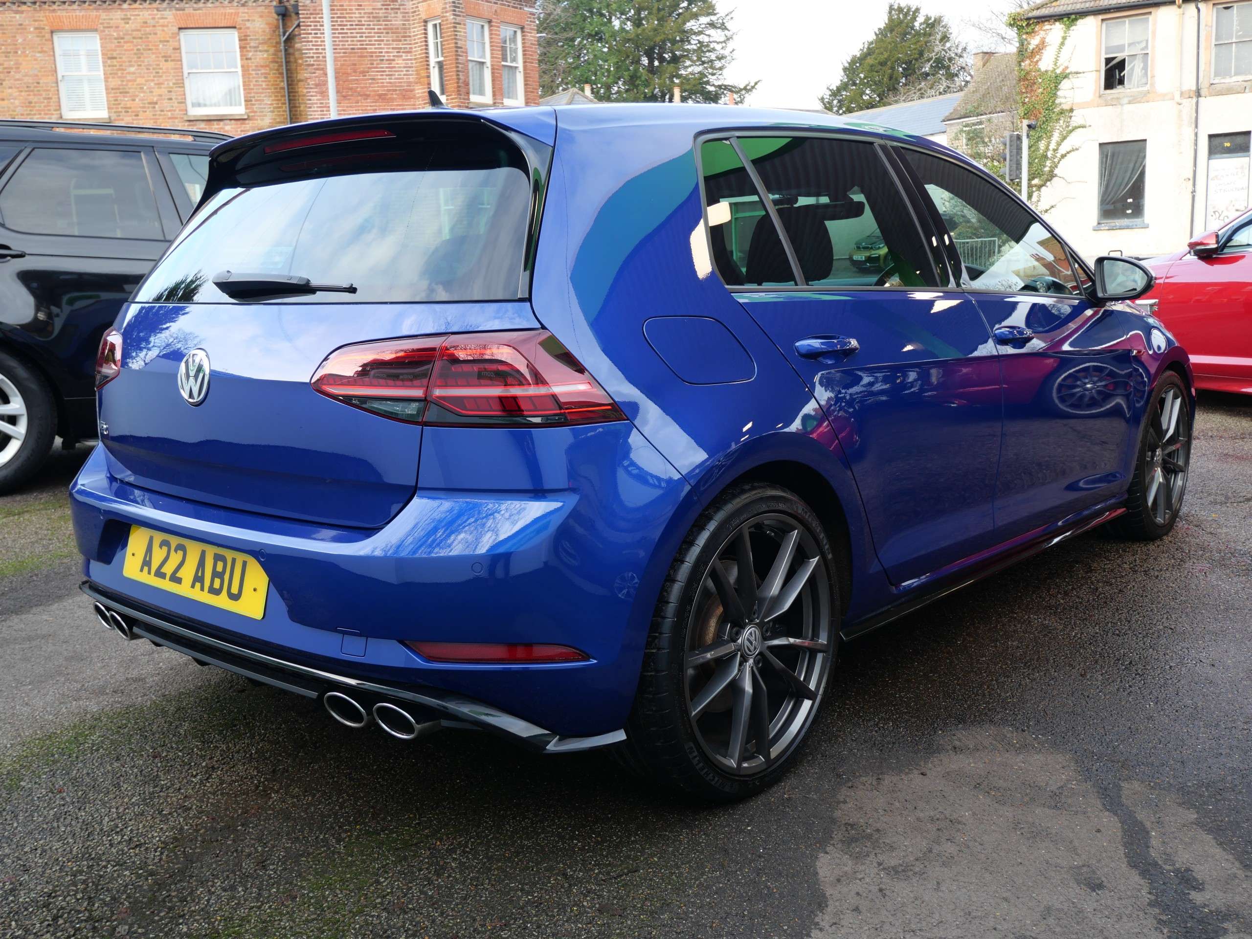 A 2017 VOLKSWAGEN GOLF 2.0 TSI R DSG 4Motion Euro 6 (s/s) (310 ps) 5dr Only 36000 Miles High Spec A 2017 VOLKSWAGEN GOLF 2.0 TSI R DSG 4Motion Euro 6 (s/s) (310 ps) 5dr Only 36000 Miles High Spec