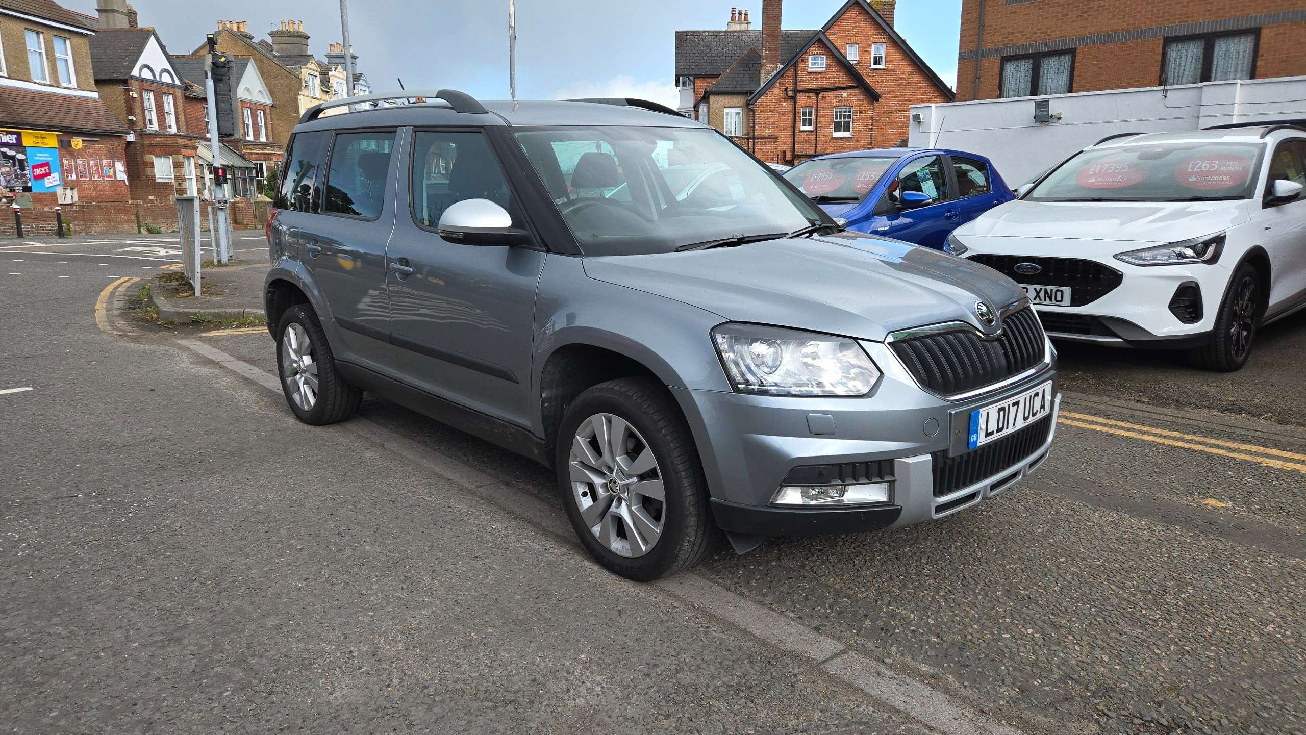 A 2017 SKODA YETI 1.2 TSI SE L Drive Outdoor DSG Euro 6 (s/s) 5dr 1 Owner Only 15000 Miles A 2017 SKODA YETI 1.2 TSI SE L Drive Outdoor DSG Euro 6 (s/s) 5dr 1 Owner Only 15000 Miles