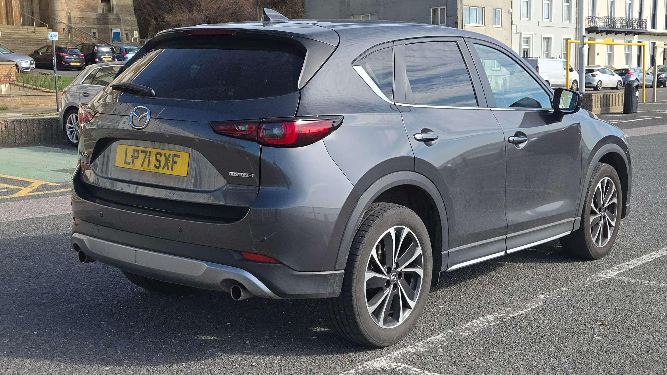 A 2022 MAZDA CX-5 2.0 SKYACTIV-G Newground Euro 6 (s/s) 5dr A 2022 MAZDA CX-5 2.0 SKYACTIV-G Newground Euro 6 (s/s) 5dr