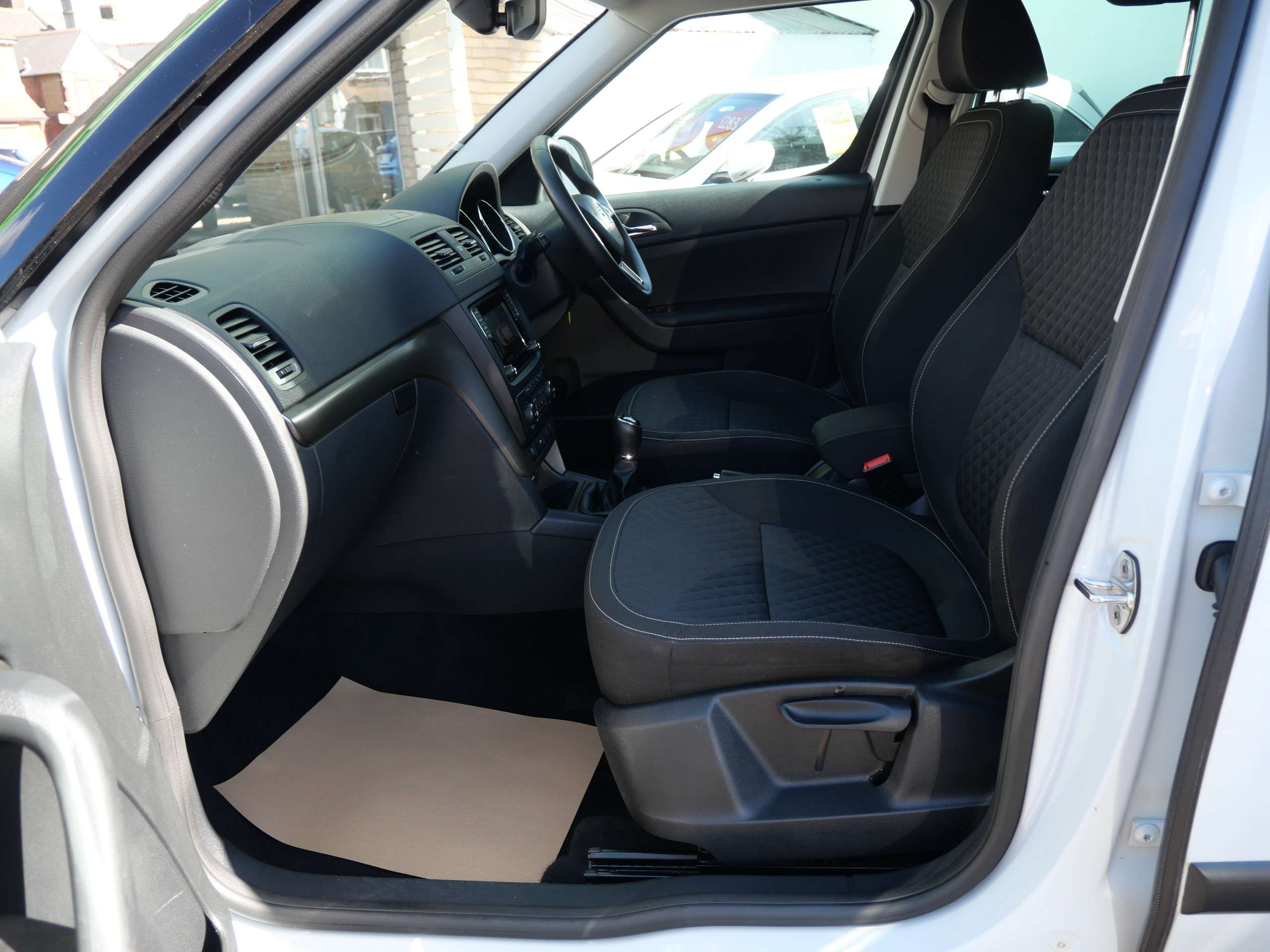 2017 SKODA YETI 2017 SKODA YETI