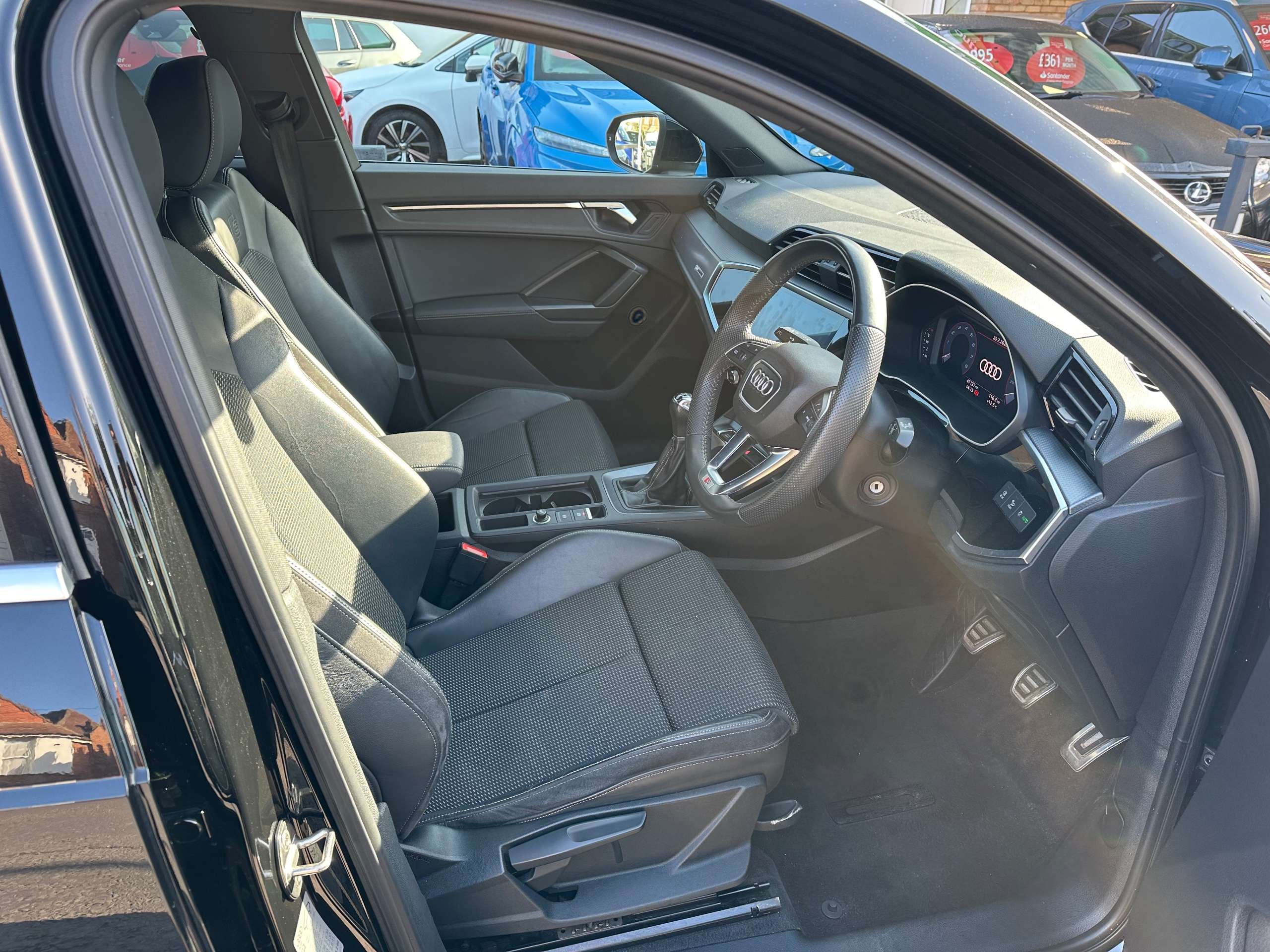 A 2019 AUDI Q3 1.5 TFSI CoD 35 S line Euro 6 (s/s) 5dr A 2019 AUDI Q3 1.5 TFSI CoD 35 S line Euro 6 (s/s) 5dr