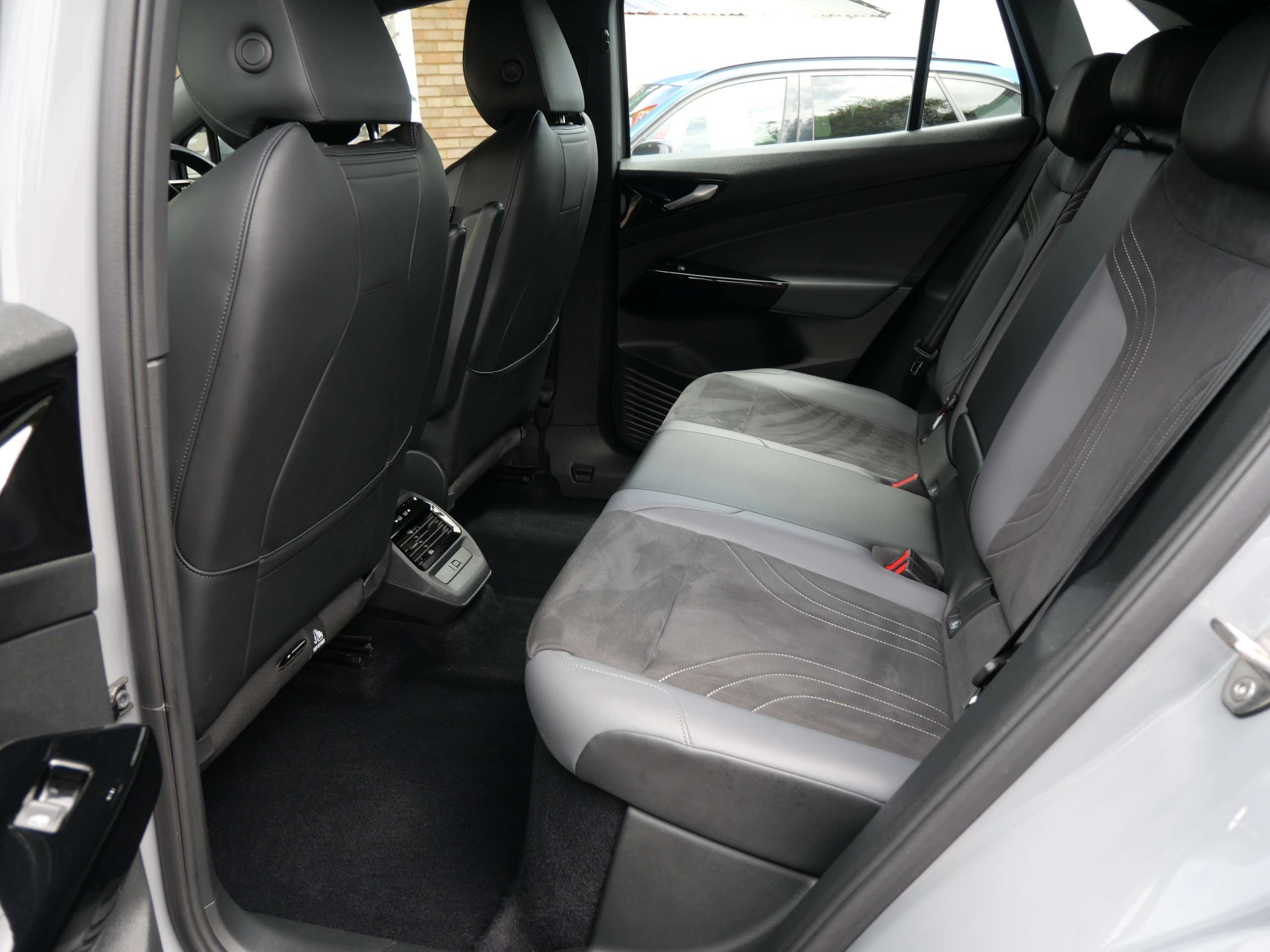 2023 VOLKSWAGEN ID.4 2023 VOLKSWAGEN ID.4