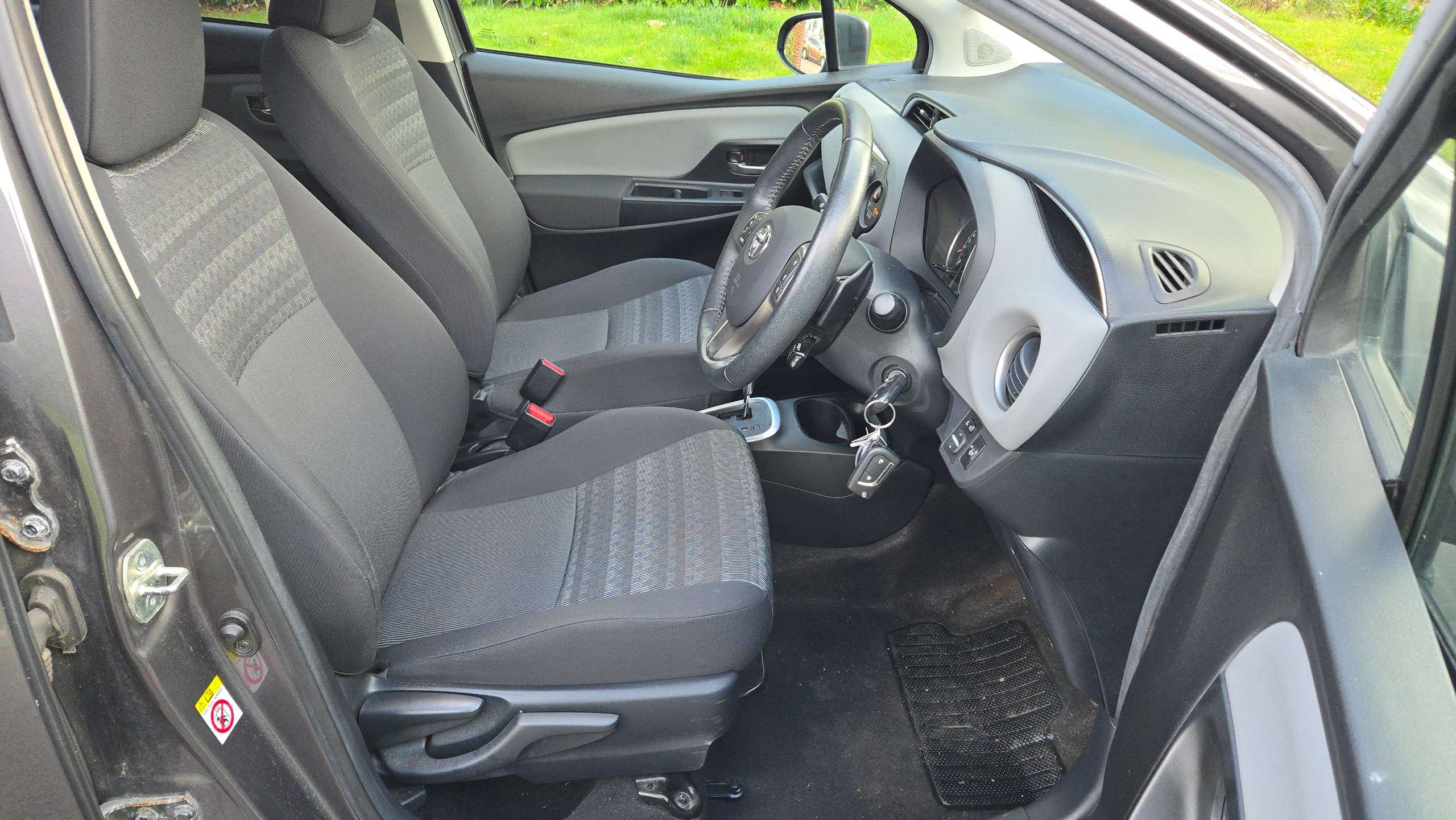 2017 TOYOTA YARIS 2017 TOYOTA YARIS