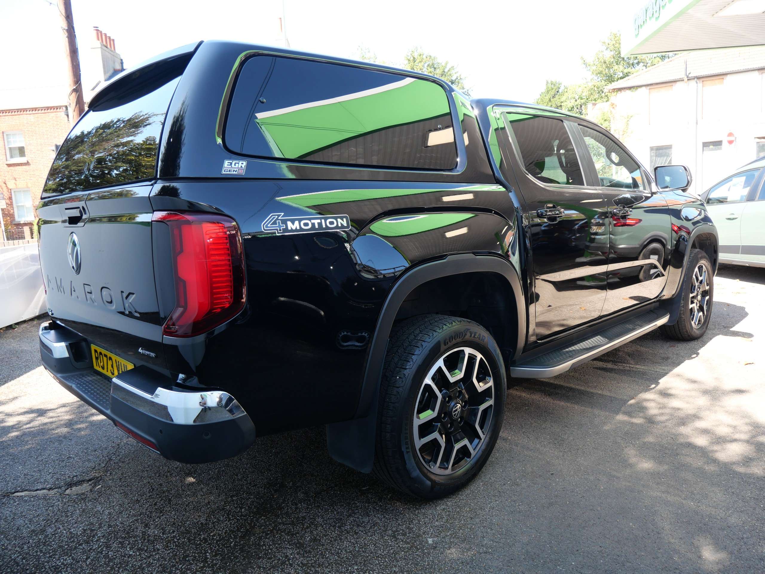 A 2023 VOLKSWAGEN AMAROK 3.0 TDI V6 Style Pickup Double Cab Auto 4Motion Euro 6 (s/s) (240 ps) 4dr 1 Owner A 2023 VOLKSWAGEN AMAROK 3.0 TDI V6 Style Pickup Double Cab Auto 4Motion Euro 6 (s/s) (240 ps) 4dr 1 Owner