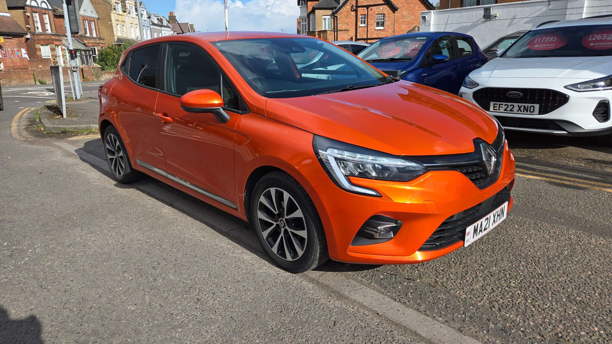 A 2021 RENAULT CLIO 1.0 TCe Iconic Euro 6 (s/s) 5dr A 2021 RENAULT CLIO 1.0 TCe Iconic Euro 6 (s/s) 5dr