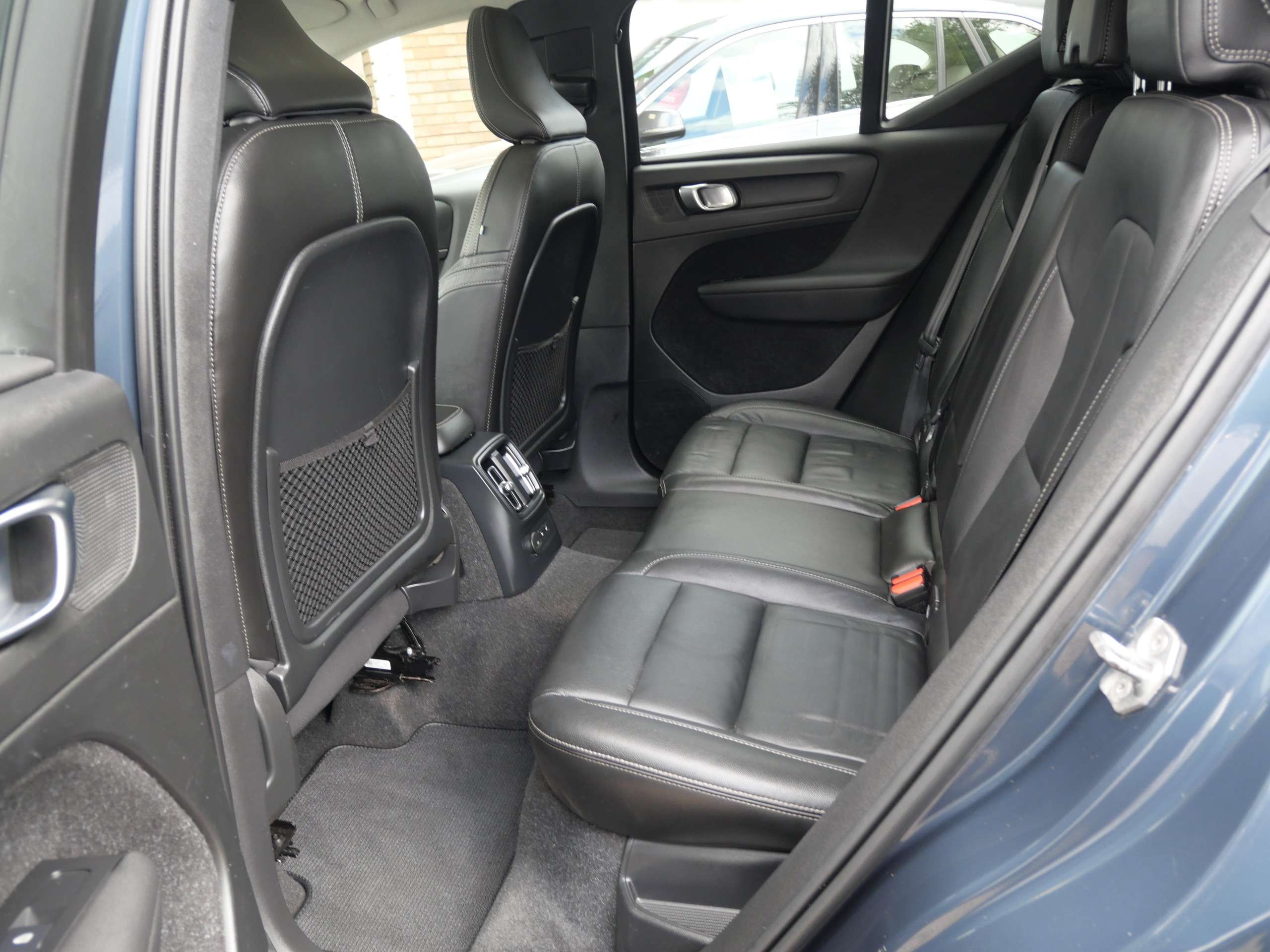 2020 VOLVO XC40 2020 VOLVO XC40