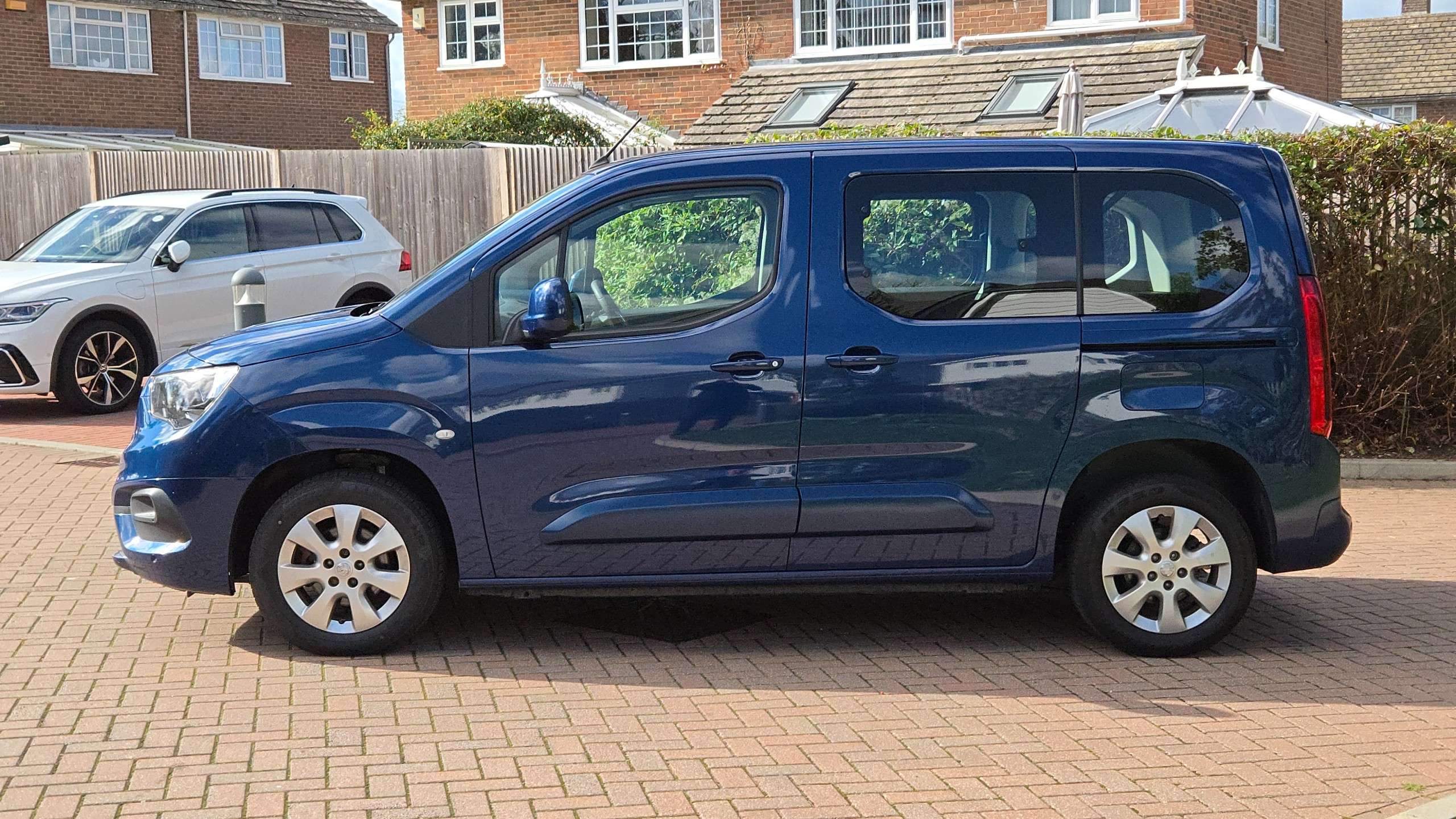 A 2019 VAUXHALL COMBO LIFE 1.2 Turbo GPF Energy Euro 6 (s/s) 5dr A 2019 VAUXHALL COMBO LIFE 1.2 Turbo GPF Energy Euro 6 (s/s) 5dr