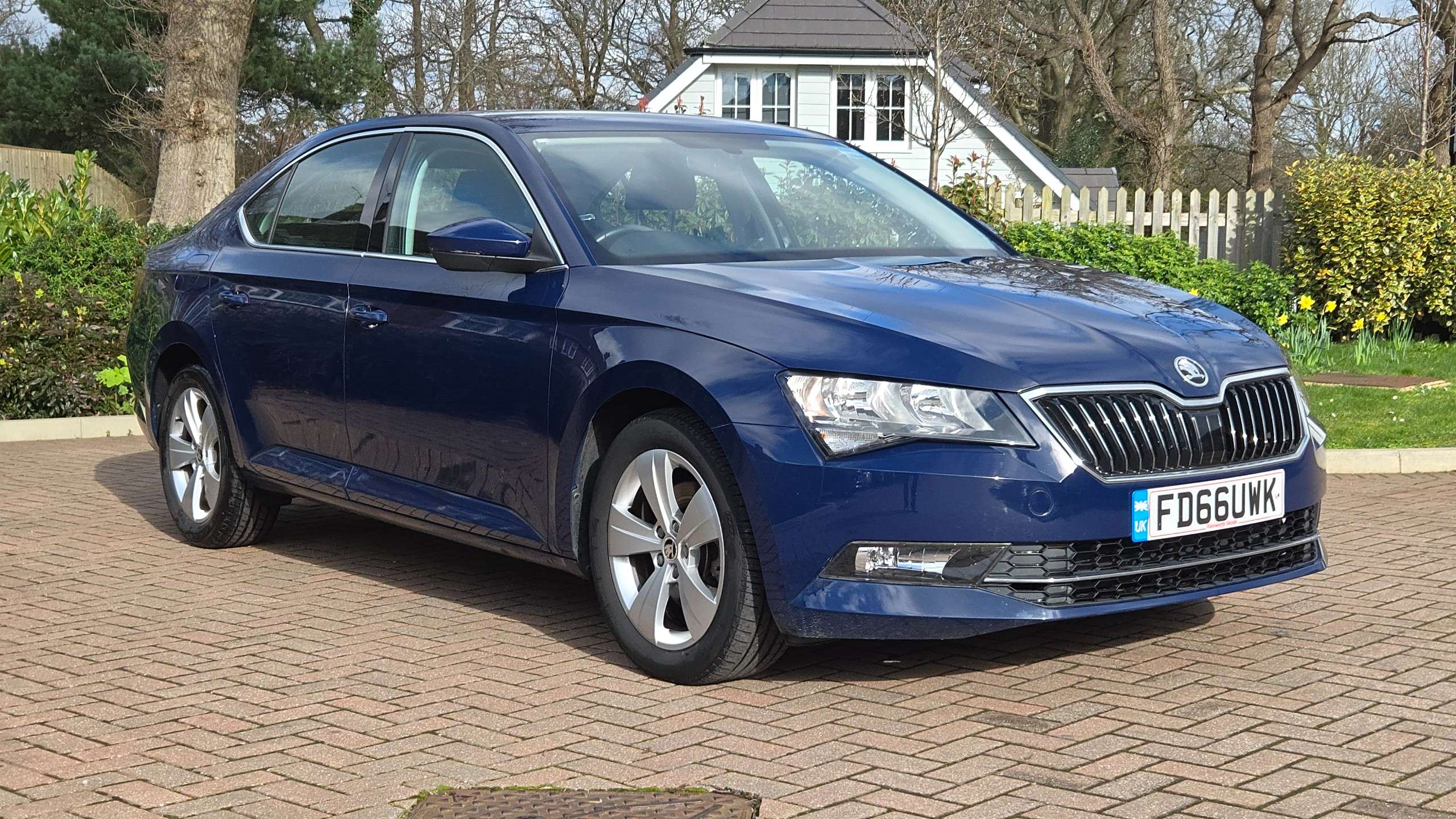 A 2016 SKODA SUPERB 1.6 TDI SE DSG Euro 6 (s/s) 5dr Only 36000 Miles 20 Pound Road Tax A 2016 SKODA SUPERB 1.6 TDI SE DSG Euro 6 (s/s) 5dr Only 36000 Miles 20 Pound Road Tax