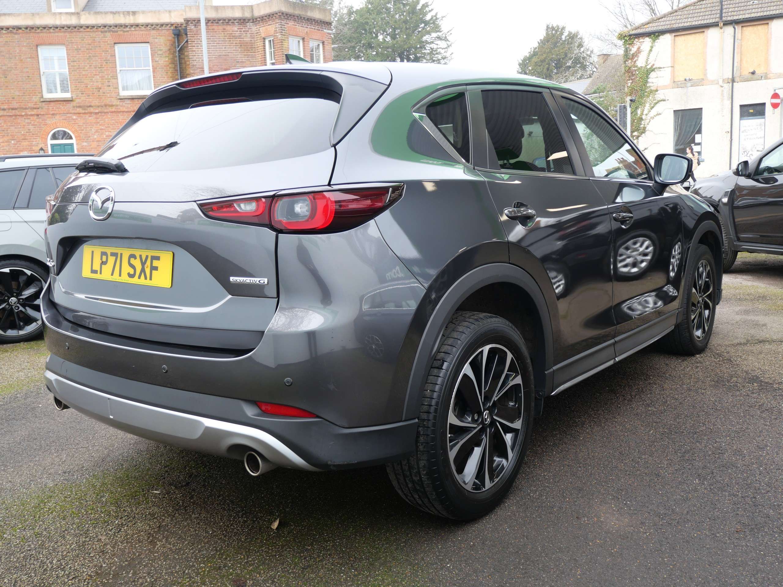 A 2022 MAZDA CX-5 2.0 SKYACTIV-G Newground Euro 6 (s/s) 5dr A 2022 MAZDA CX-5 2.0 SKYACTIV-G Newground Euro 6 (s/s) 5dr