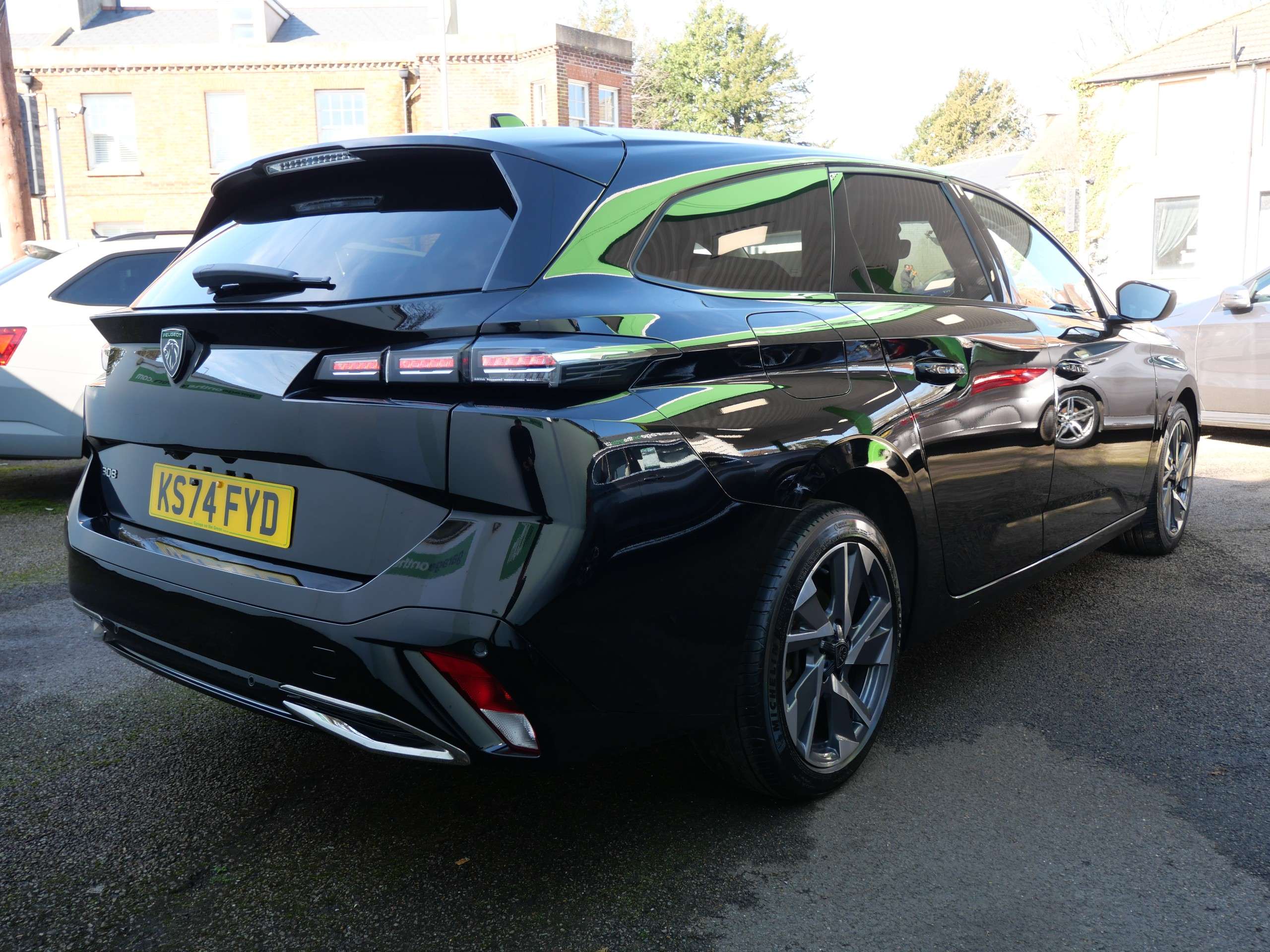 A 2024 PEUGEOT 308 SW 1.2 PureTech Allure EAT Euro 6 (s/s) 5dr A 2024 PEUGEOT 308 SW 1.2 PureTech Allure EAT Euro 6 (s/s) 5dr