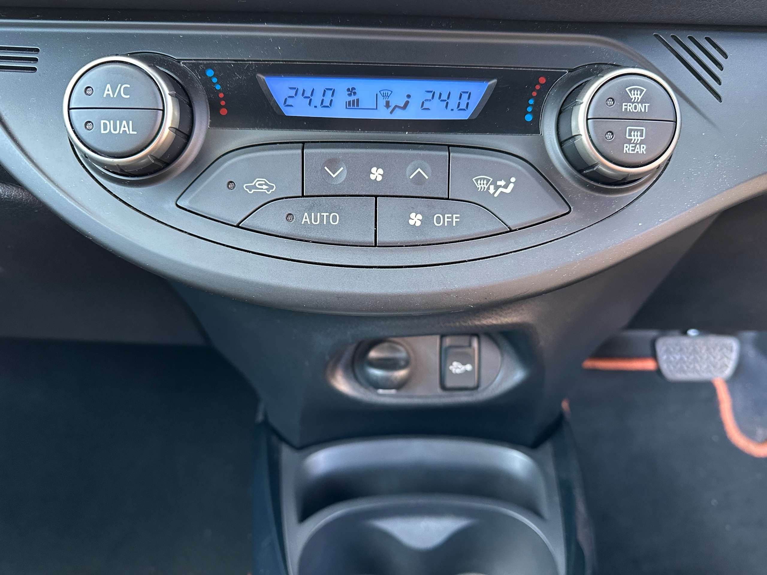 2016 TOYOTA YARIS 2016 TOYOTA YARIS