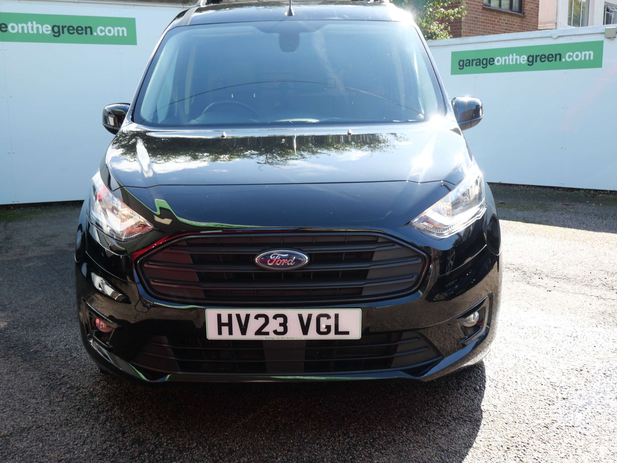 A 2023 FORD TRANSIT CONNECT 1.5 240 EcoBlue Limited L1 Euro 6 (s/s) 5dr 1 Owner 33000 Miles A 2023 FORD TRANSIT CONNECT 1.5 240 EcoBlue Limited L1 Euro 6 (s/s) 5dr 1 Owner 33000 Miles