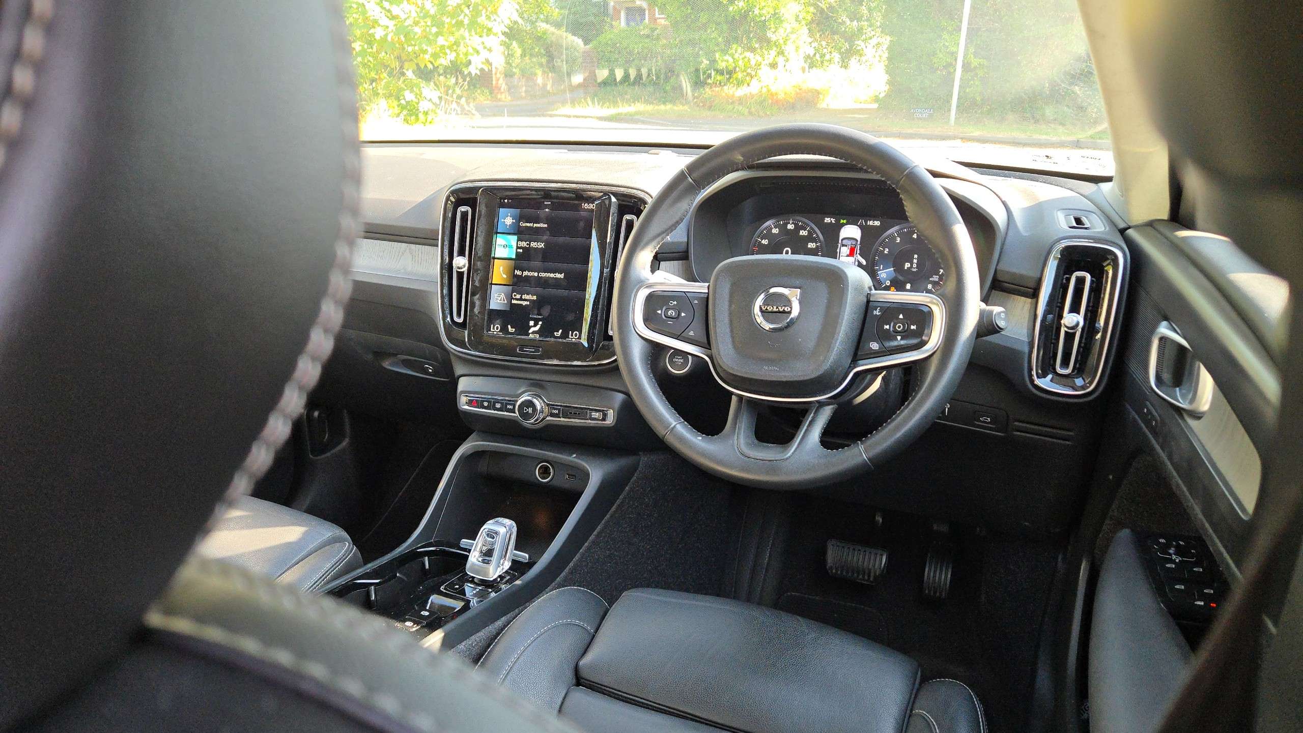 2020 VOLVO XC40 2020 VOLVO XC40