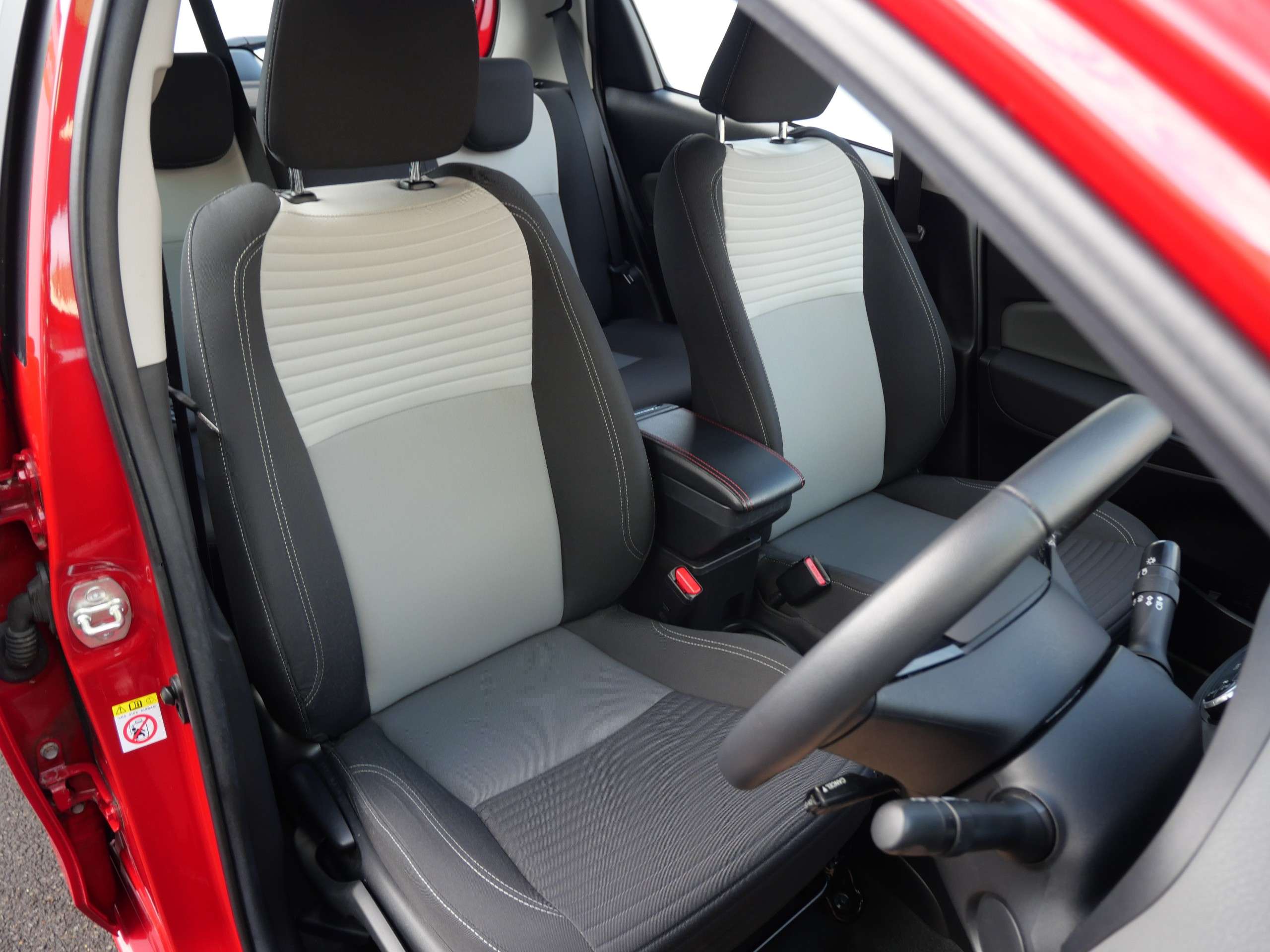 2018 TOYOTA YARIS 2018 TOYOTA YARIS