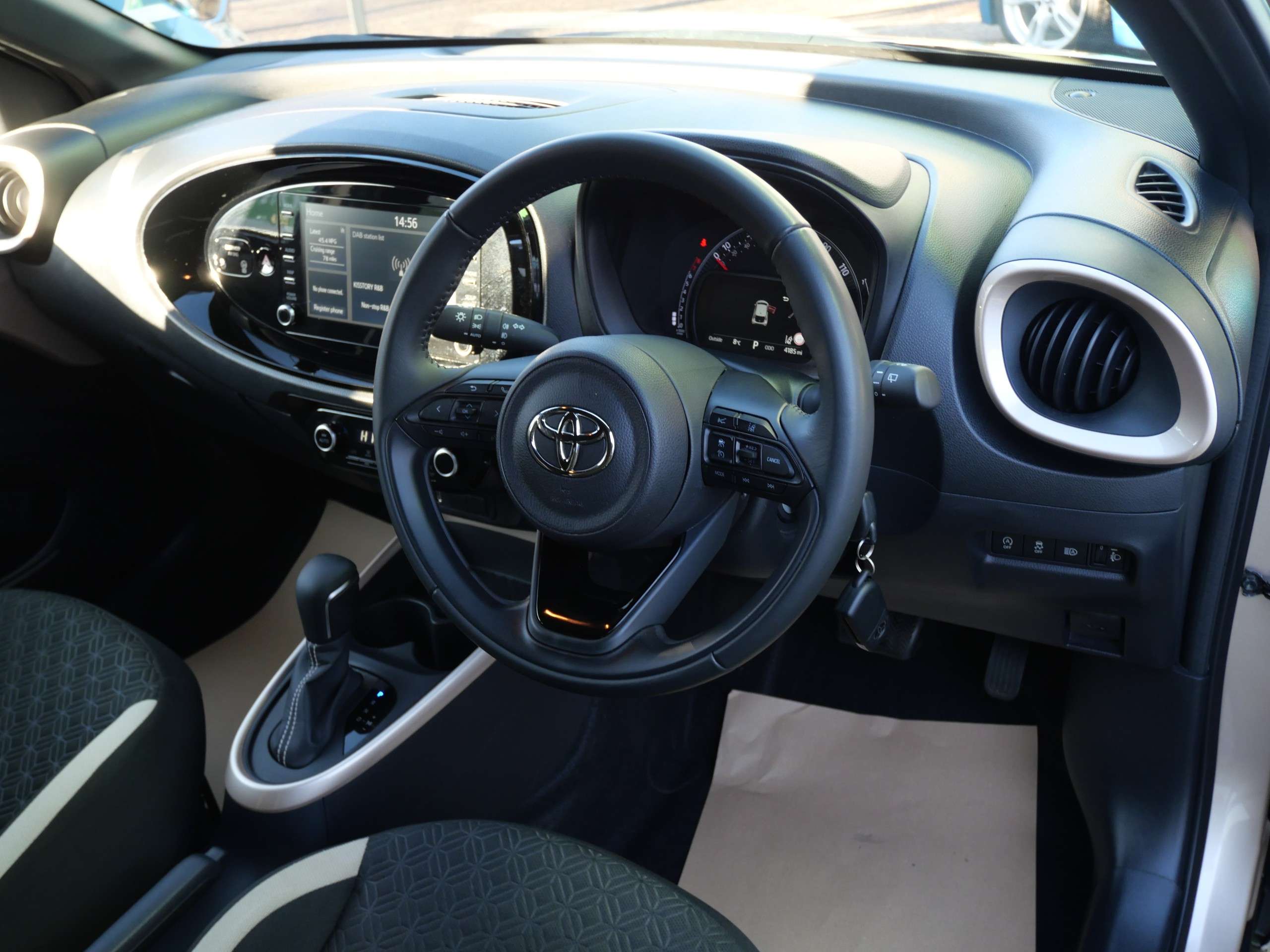 2023 TOYOTA AYGO X 2023 TOYOTA AYGO X