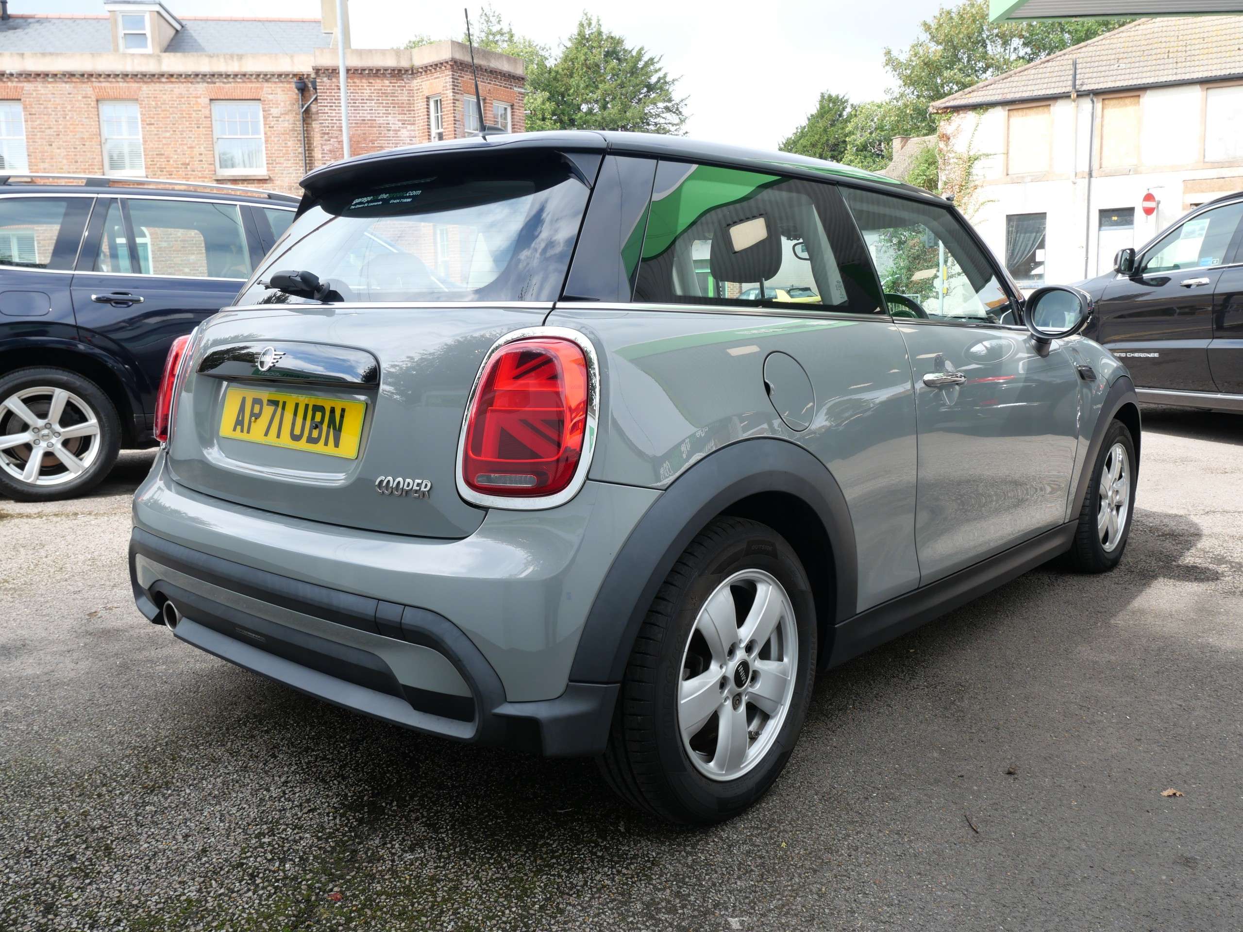 A 2021 MINI HATCH 1.5 Cooper Classic Euro 6 (s/s) 3dr A 2021 MINI HATCH 1.5 Cooper Classic Euro 6 (s/s) 3dr