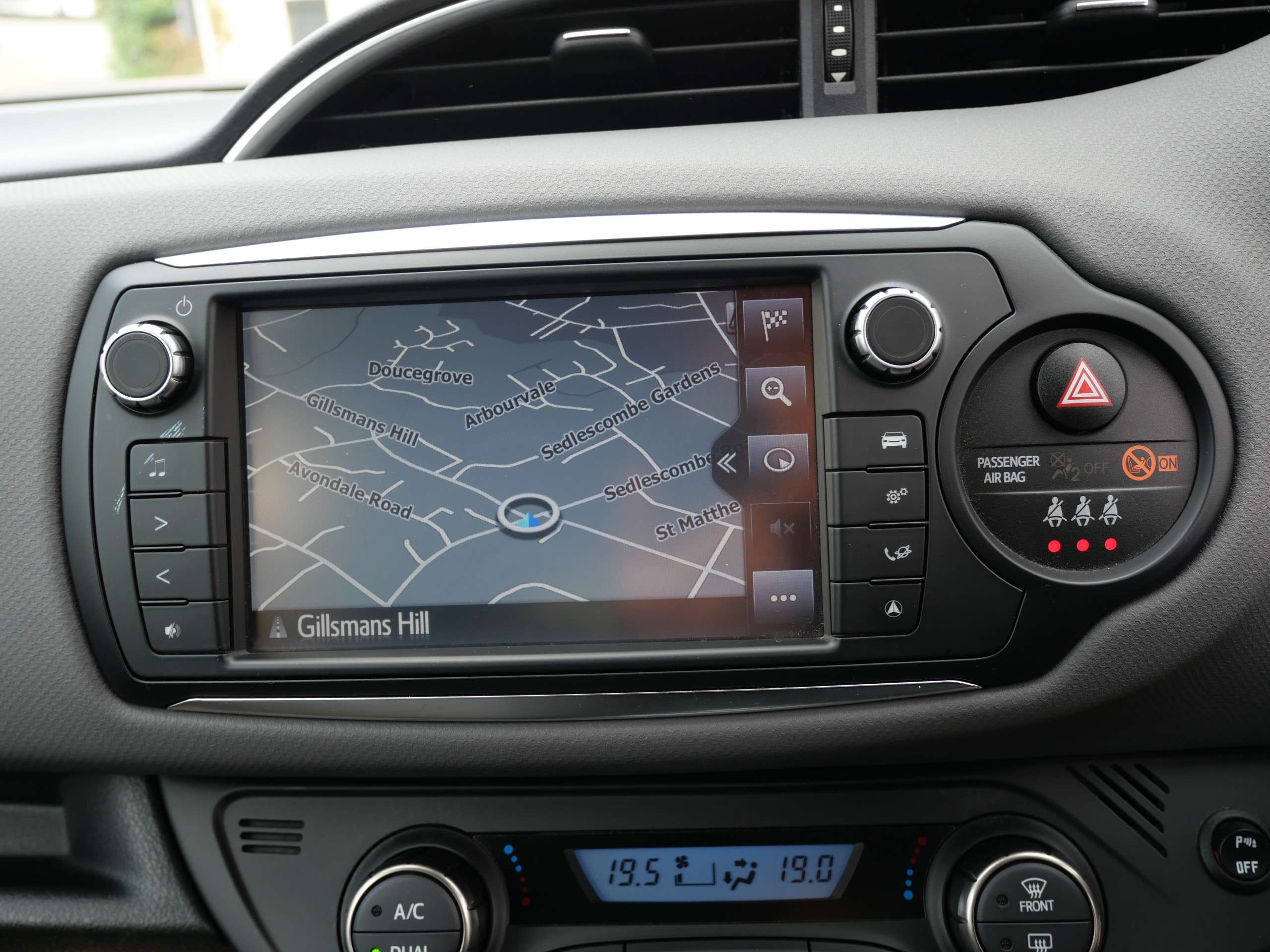 2017 TOYOTA YARIS 2017 TOYOTA YARIS