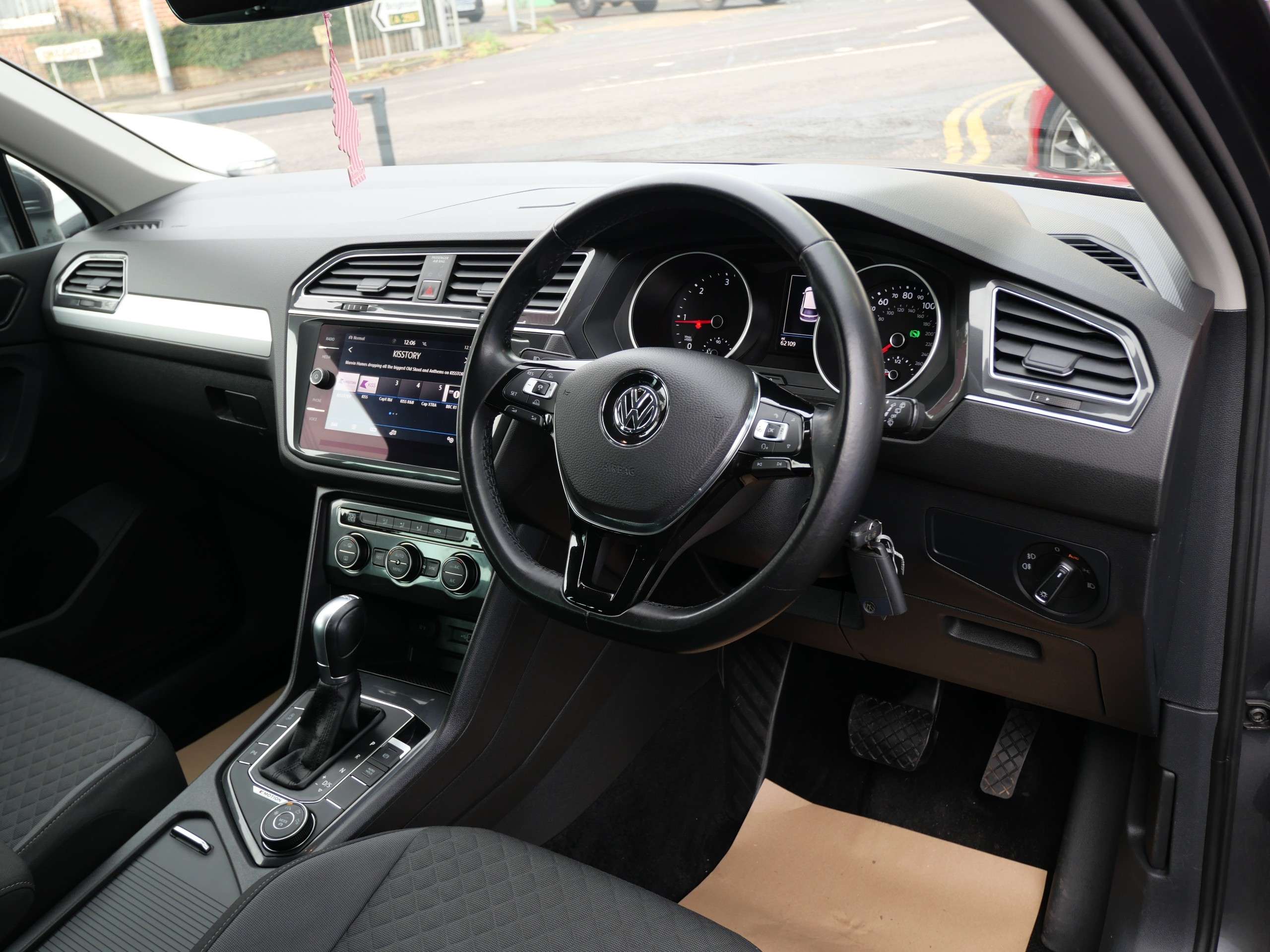 2017 VOLKSWAGEN TIGUAN 2017 VOLKSWAGEN TIGUAN