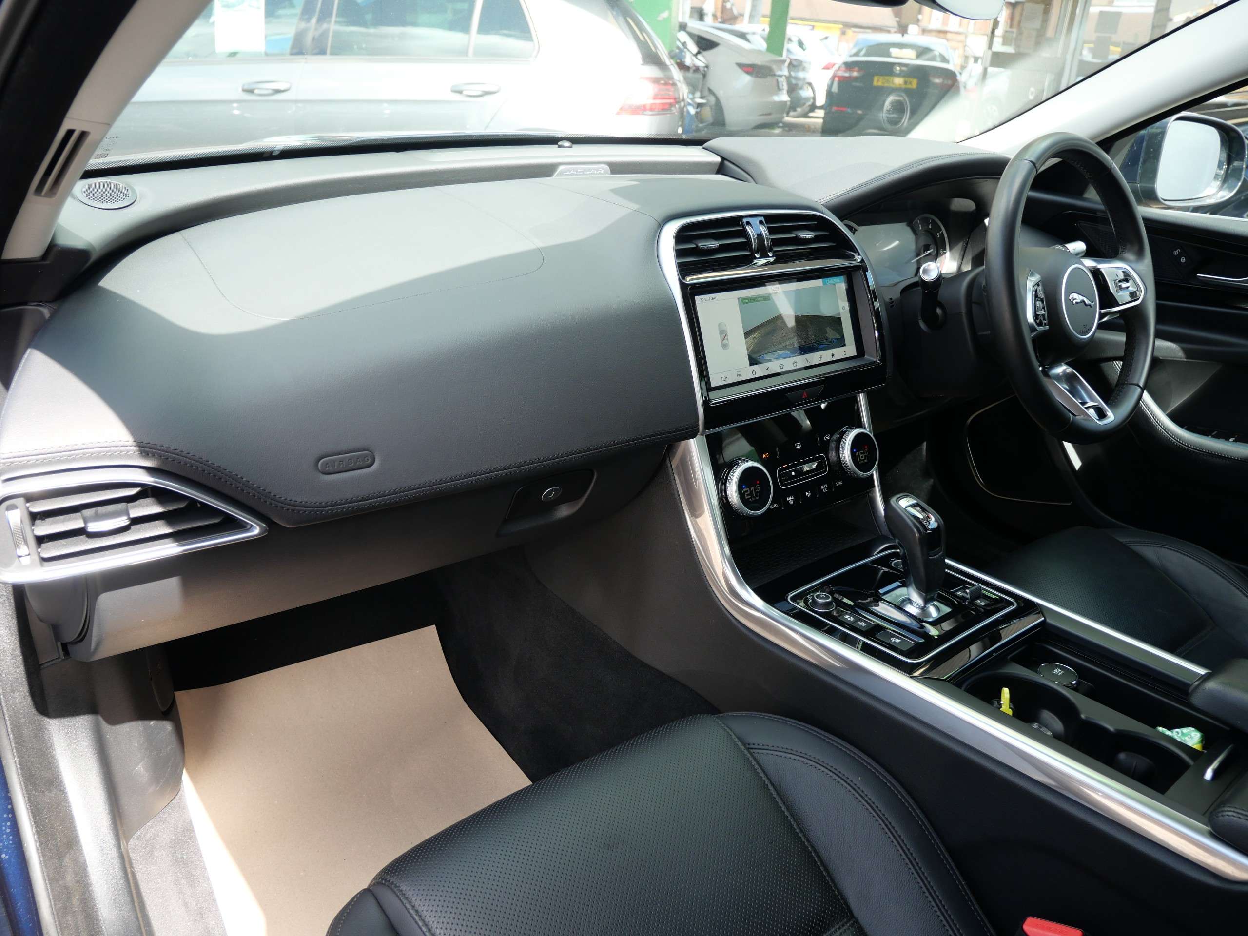 2019 JAGUAR XE 2019 JAGUAR XE
