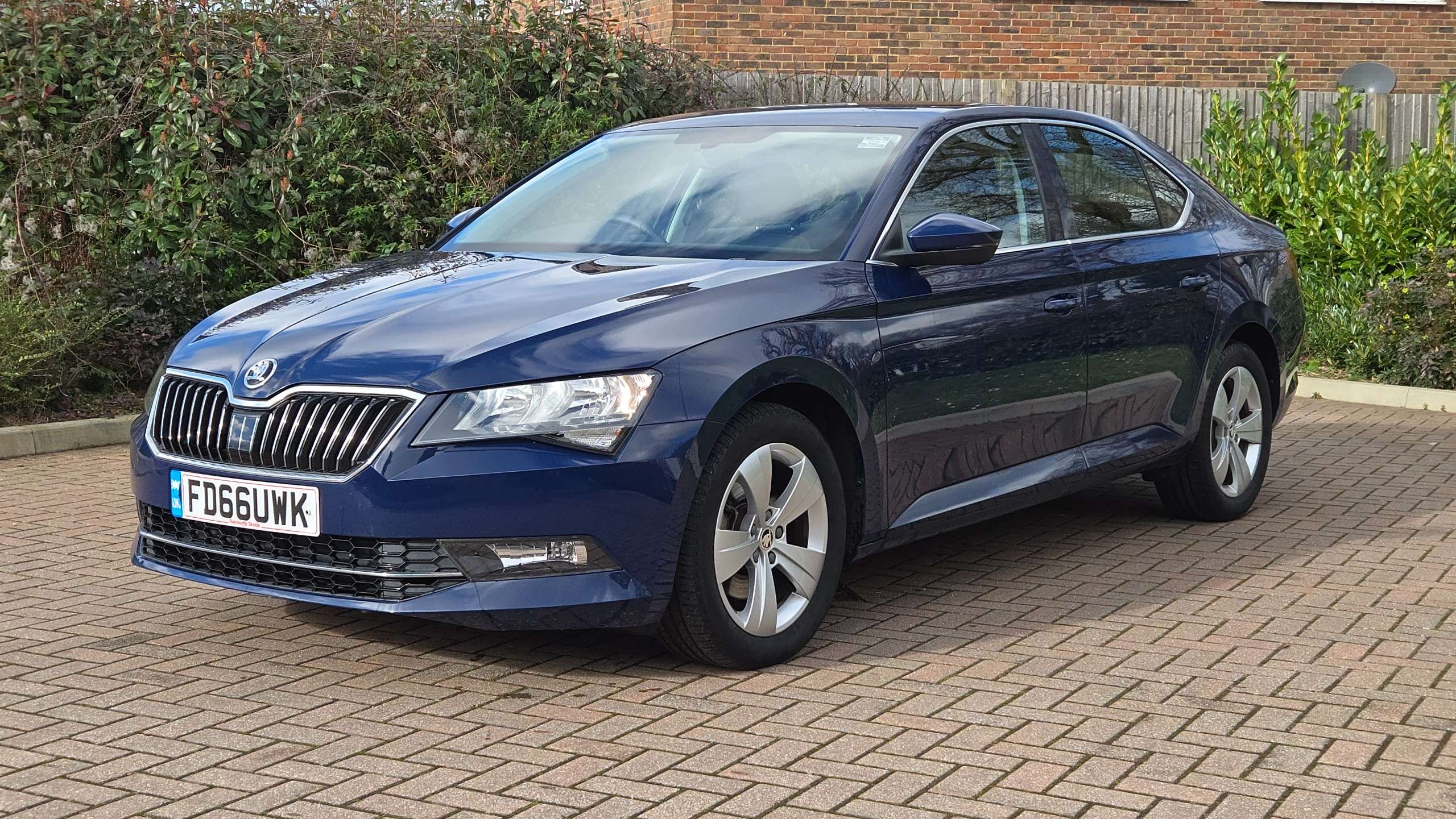 A 2016 SKODA SUPERB 1.6 TDI SE DSG Euro 6 (s/s) 5dr Only 36000 Miles 20 Pound Road Tax A 2016 SKODA SUPERB 1.6 TDI SE DSG Euro 6 (s/s) 5dr Only 36000 Miles 20 Pound Road Tax