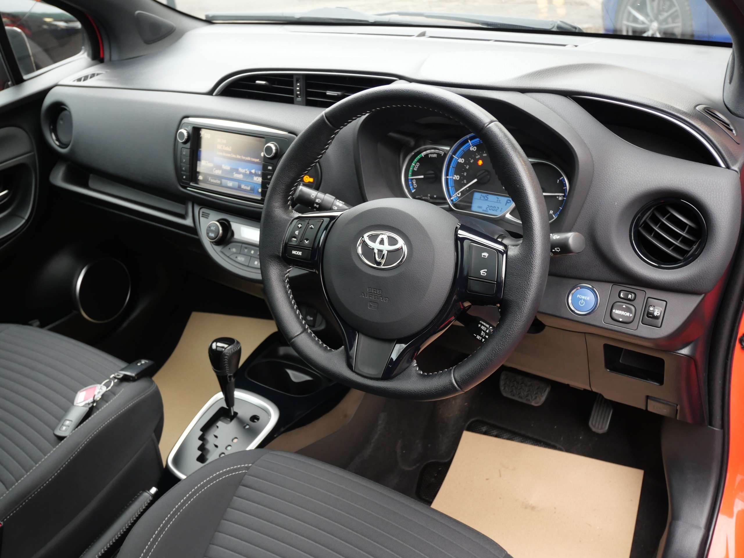 2016 TOYOTA YARIS 2016 TOYOTA YARIS
