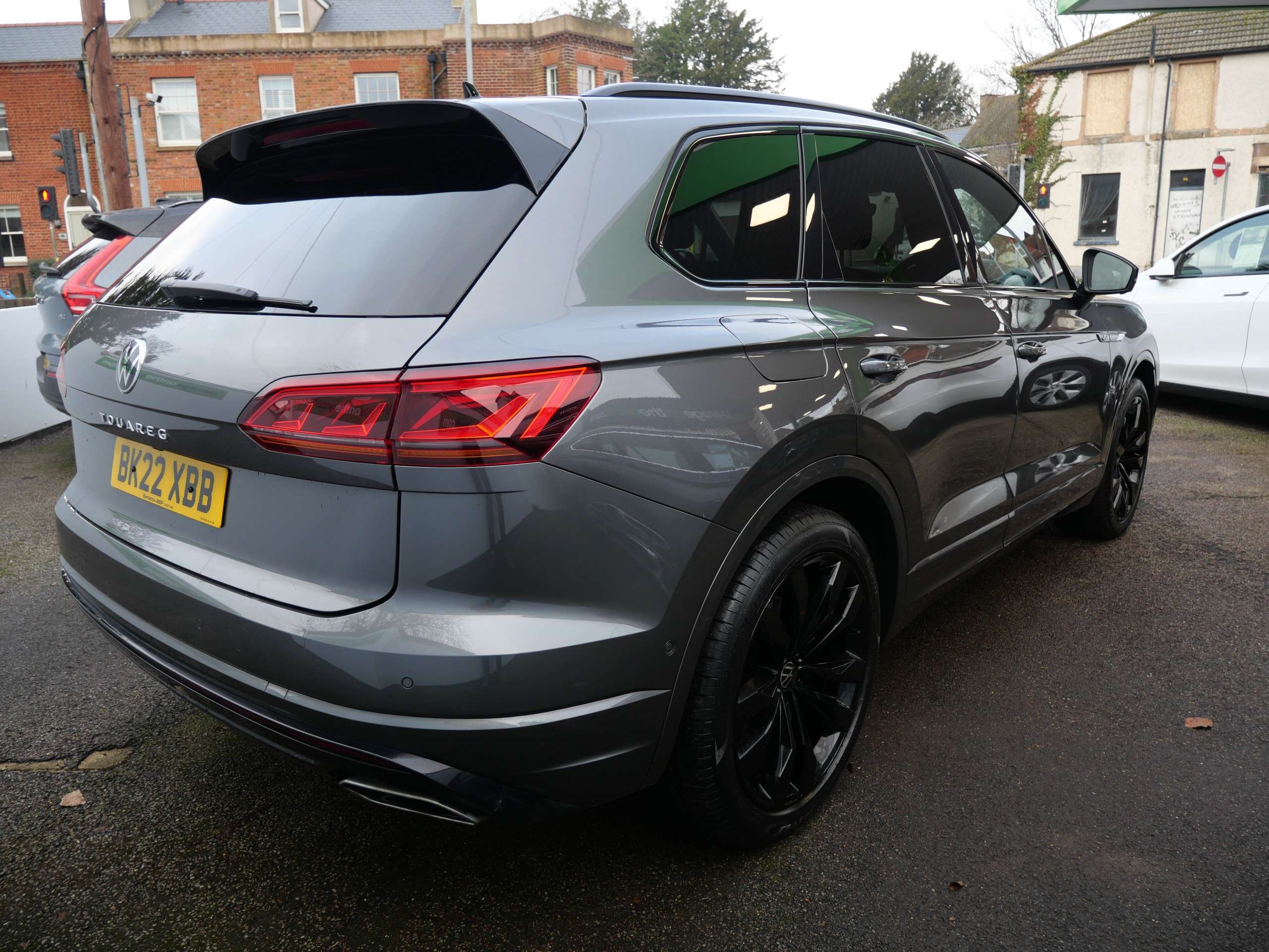 A 2022 VOLKSWAGEN TOUAREG 3.0 TDI V6 Black Edition 4Motion Euro 6 (s/s) (286 ps) 5dr A 2022 VOLKSWAGEN TOUAREG 3.0 TDI V6 Black Edition 4Motion Euro 6 (s/s) (286 ps) 5dr
