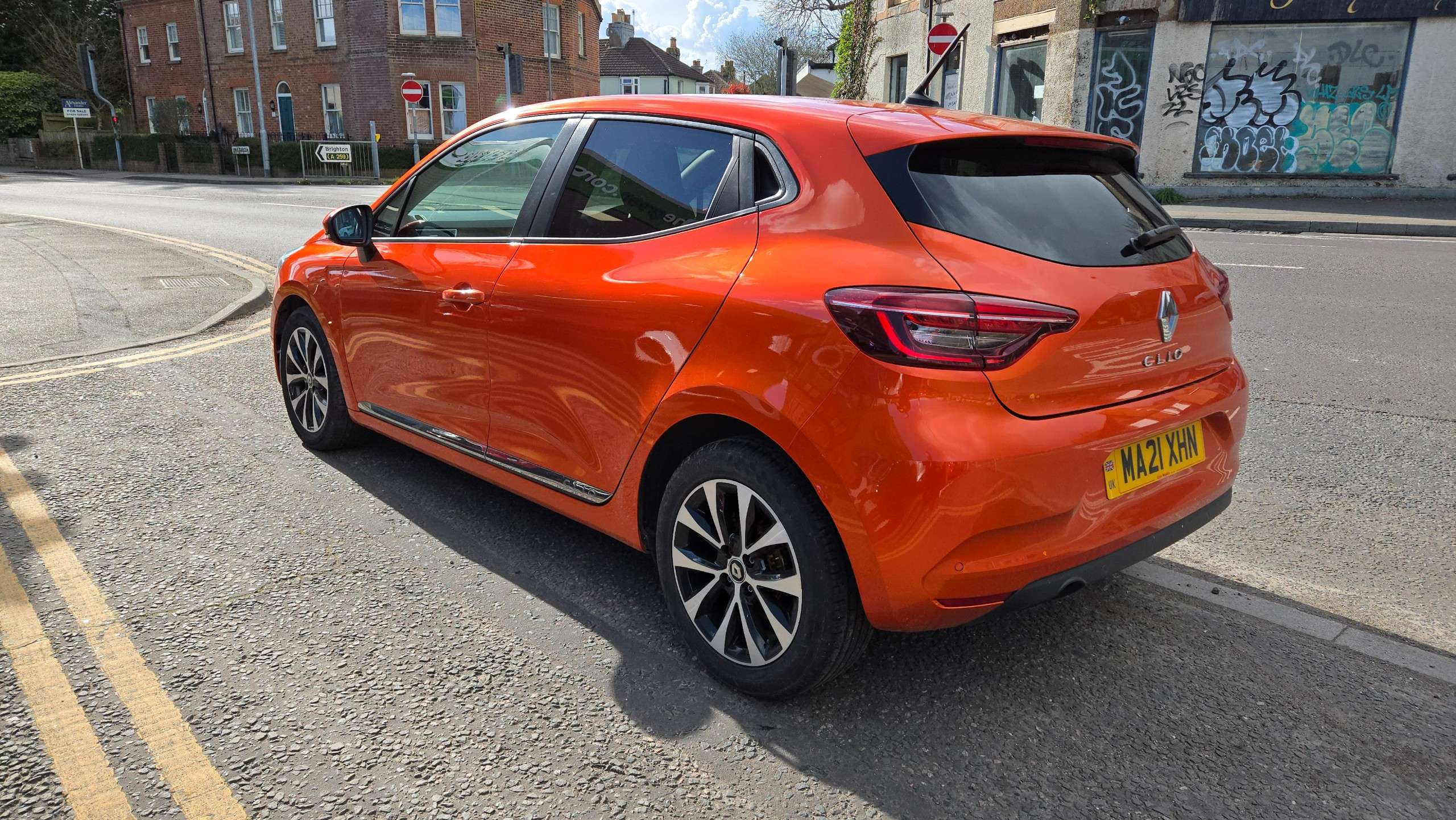 A 2021 RENAULT CLIO 1.0 TCe Iconic Euro 6 (s/s) 5dr A 2021 RENAULT CLIO 1.0 TCe Iconic Euro 6 (s/s) 5dr