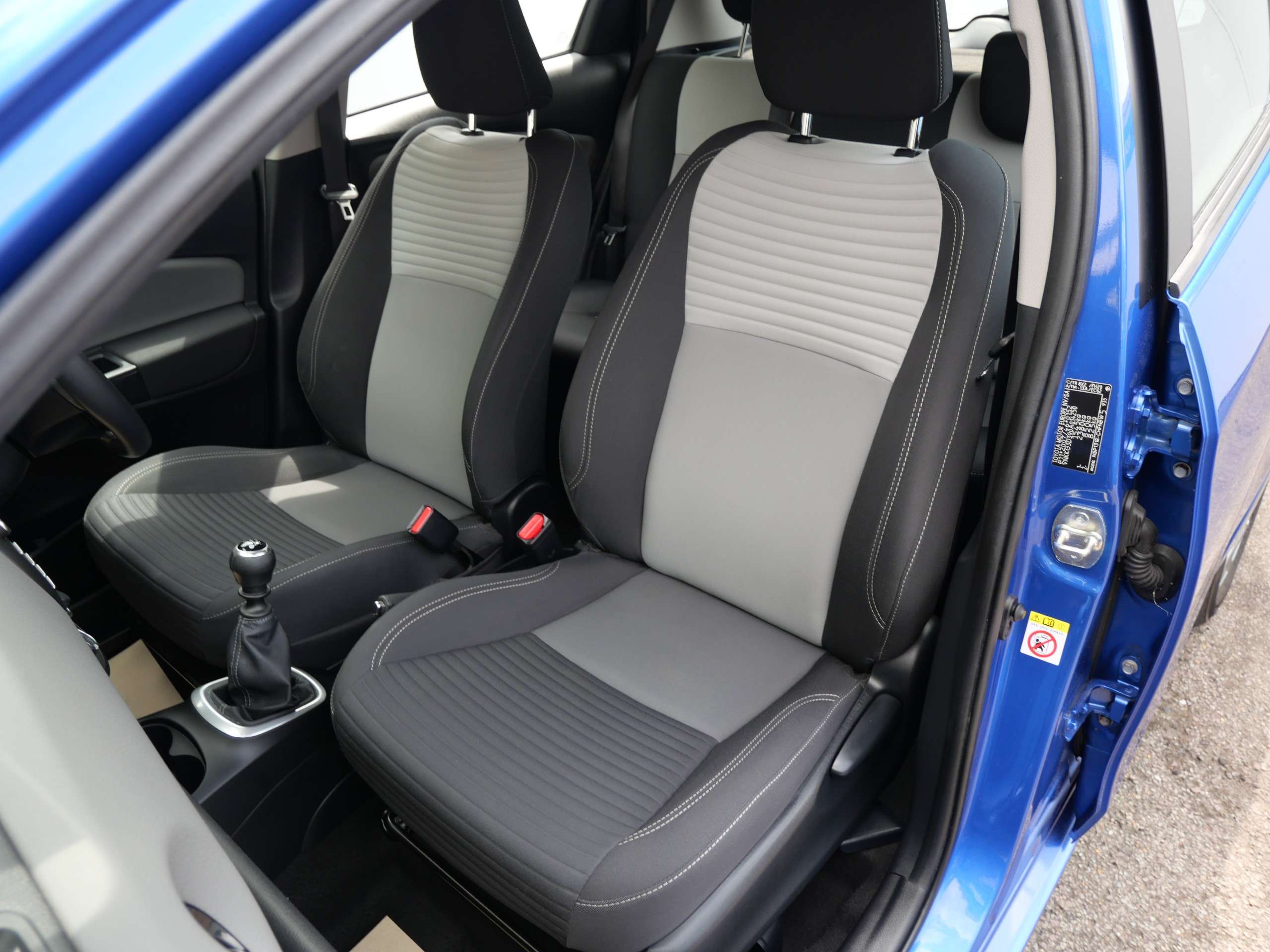 2017 TOYOTA YARIS 2017 TOYOTA YARIS