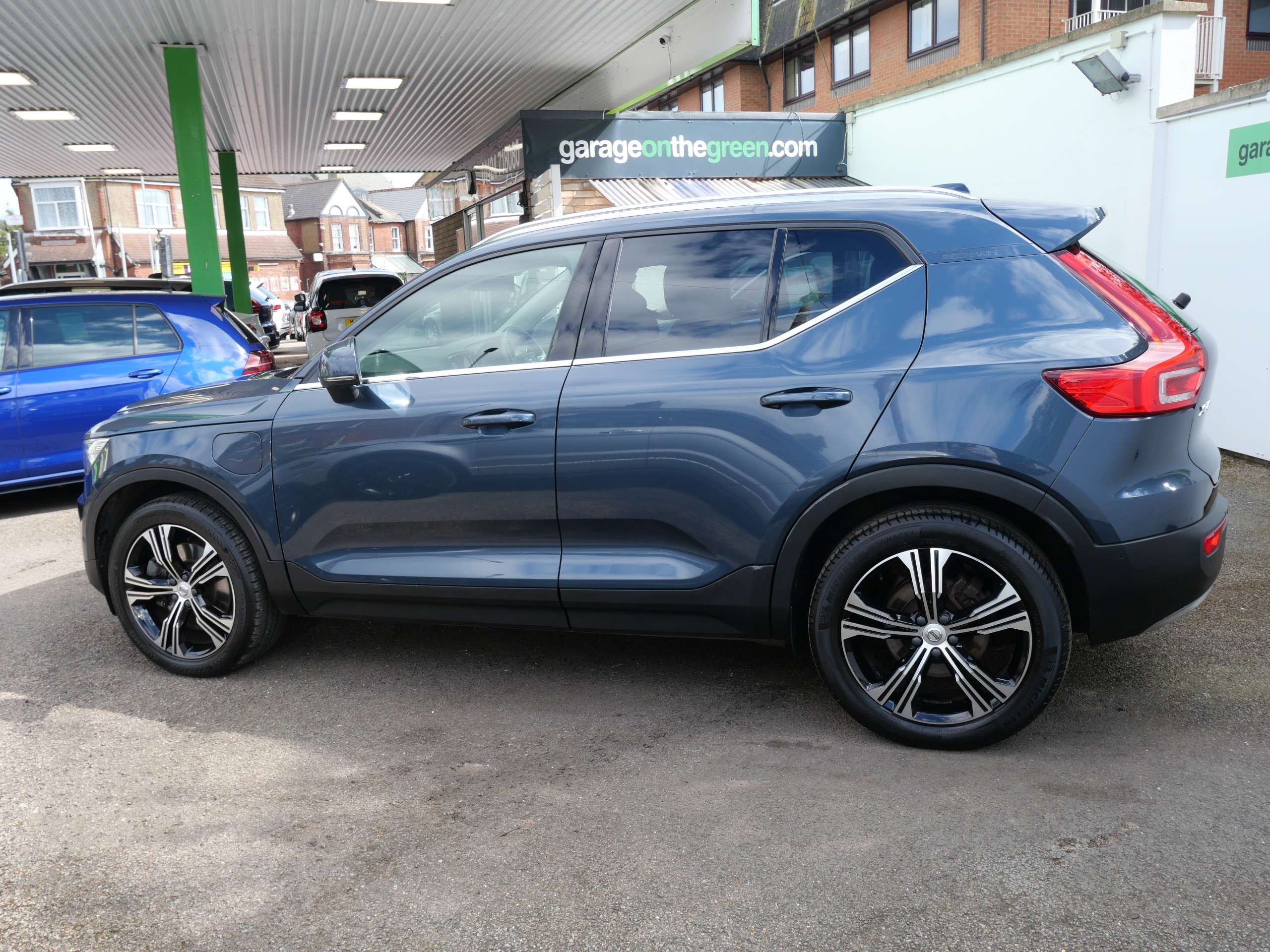 2020 VOLVO XC40 2020 VOLVO XC40