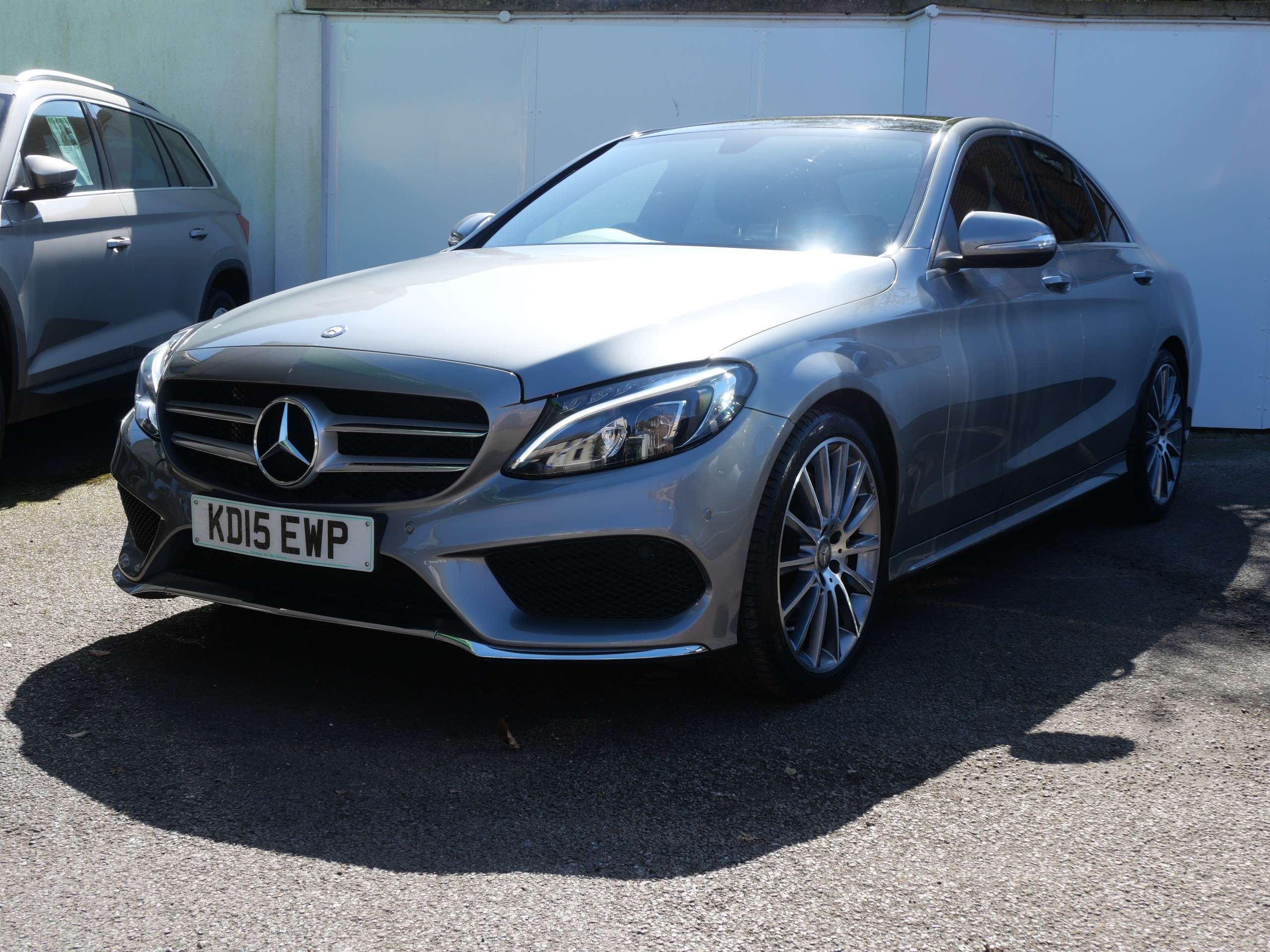 A 2015 MERCEDES-BENZ C CLASS 2.1 C220d AMG Line (Premium) 7G-Tronic+ Euro 6 (s/s) 4dr Only 18000 Miles 35 Pound Road Tax A 2015 MERCEDES-BENZ C CLASS 2.1 C220d AMG Line (Premium) 7G-Tronic+ Euro 6 (s/s) 4dr Only 18000 Miles 35 Pound Road Tax